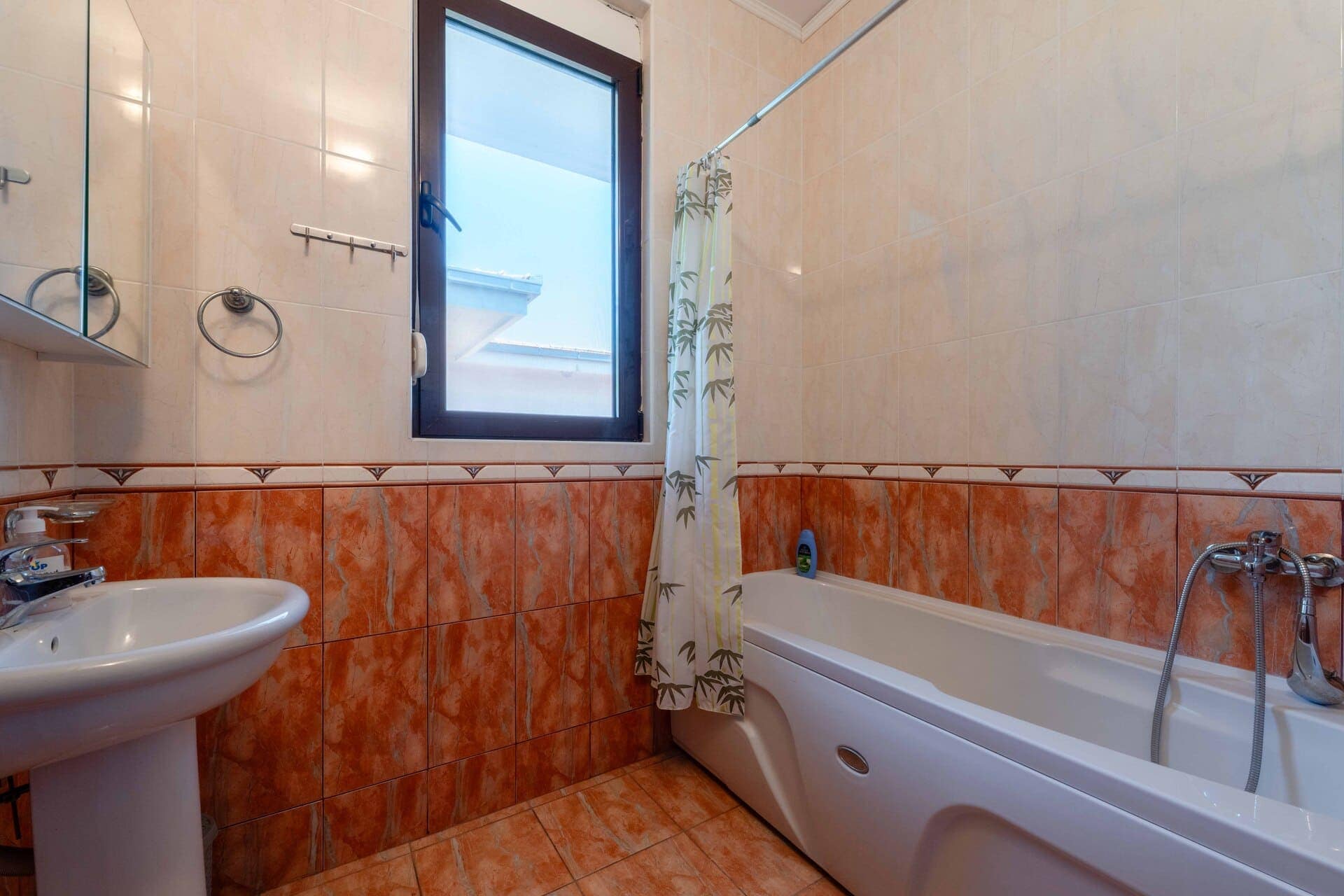 Waterfront Villa with private pool, Utjeha, Bar (34)