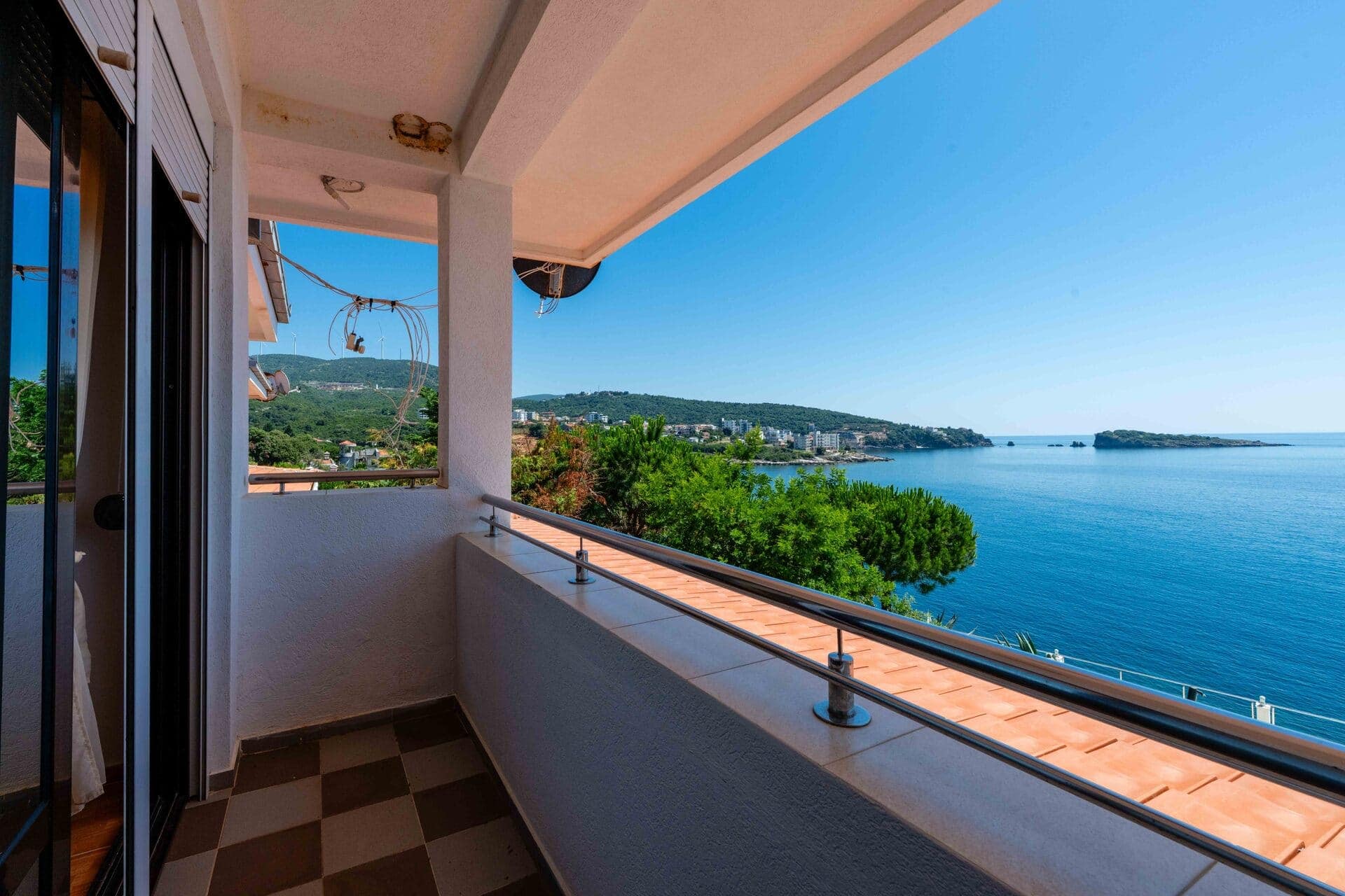 Waterfront Villa with private pool, Utjeha, Bar (37)