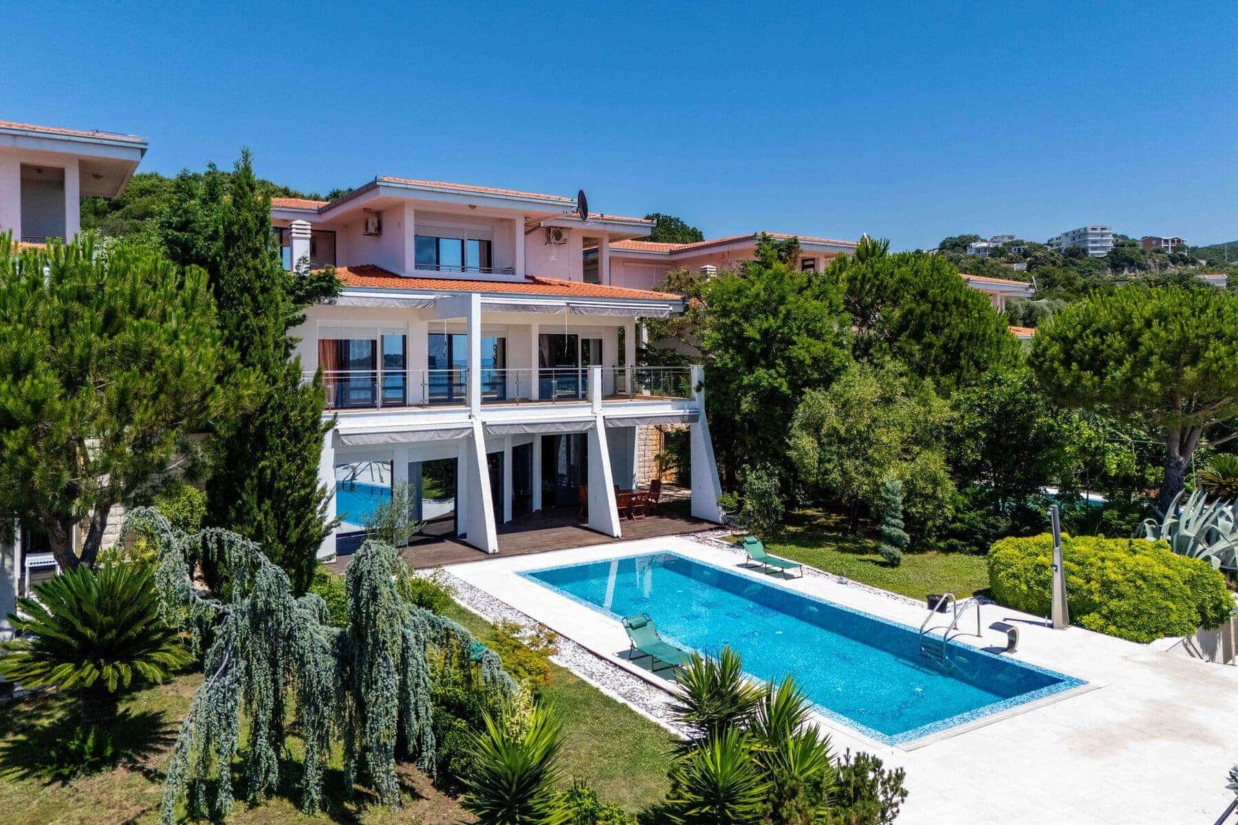 Waterfront Villa with private pool, Utjeha, Bar (40)