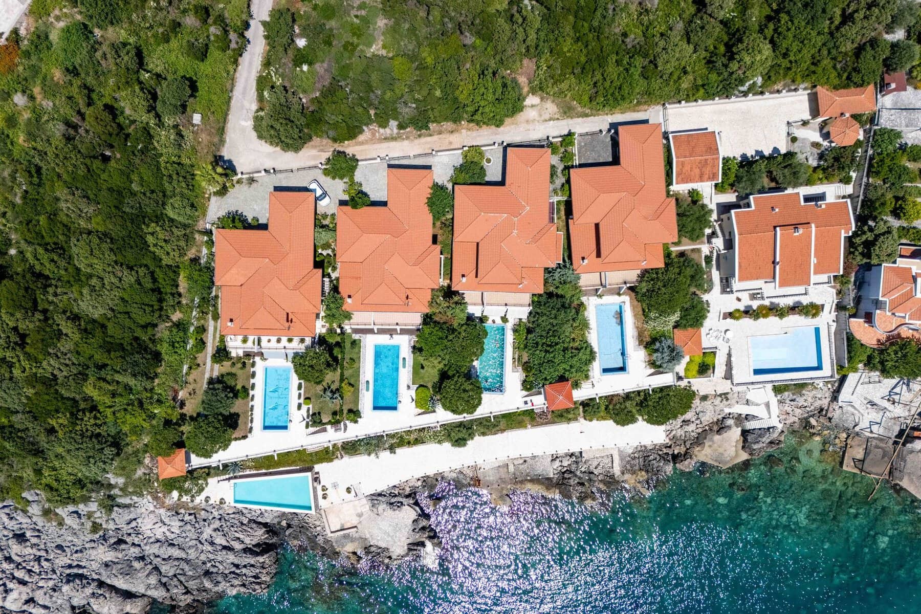 Waterfront Villa with private pool, Utjeha, Bar (41)
