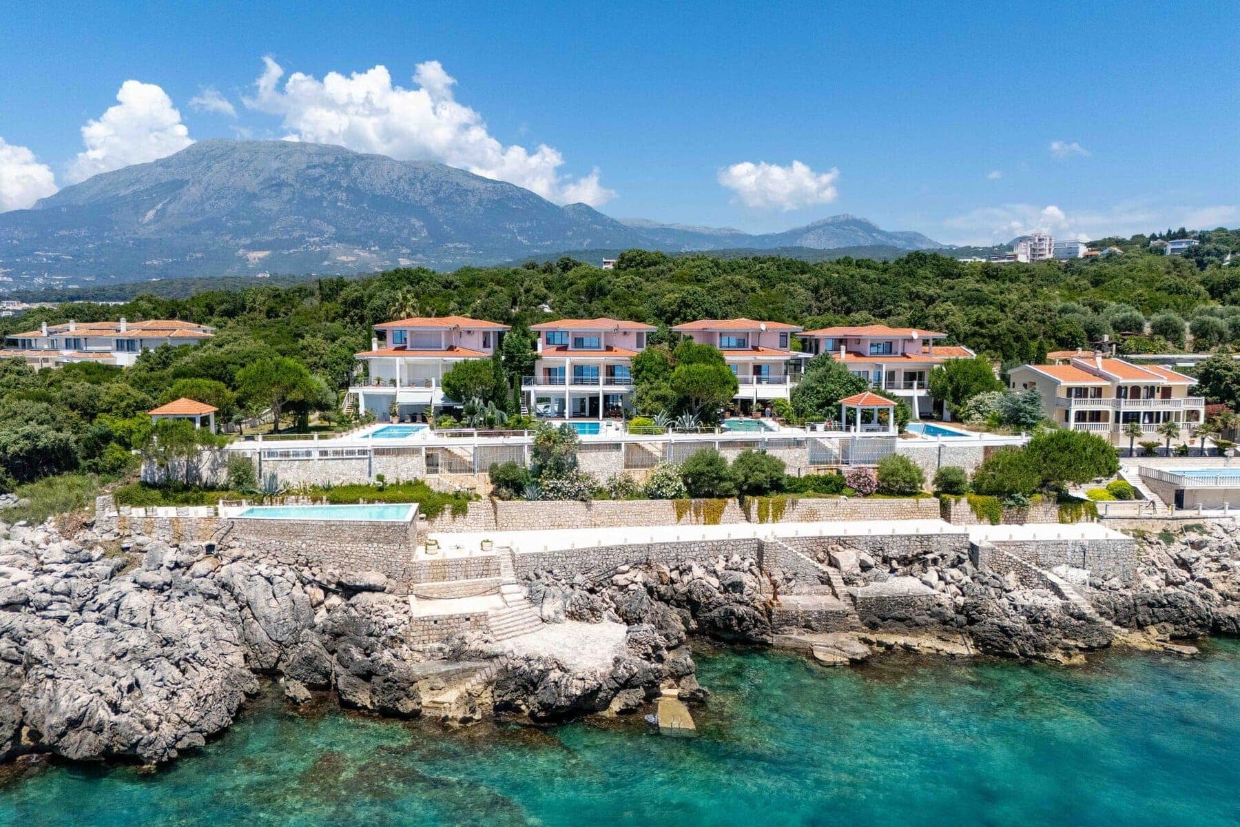 Waterfront Villa with private pool, Utjeha, Bar (42)