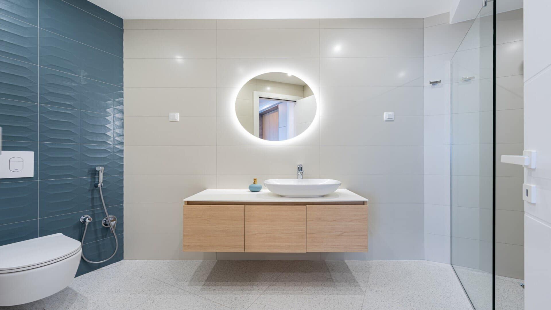 Modern One-bedroom apartment with panoramic sea view in Bečići (12)