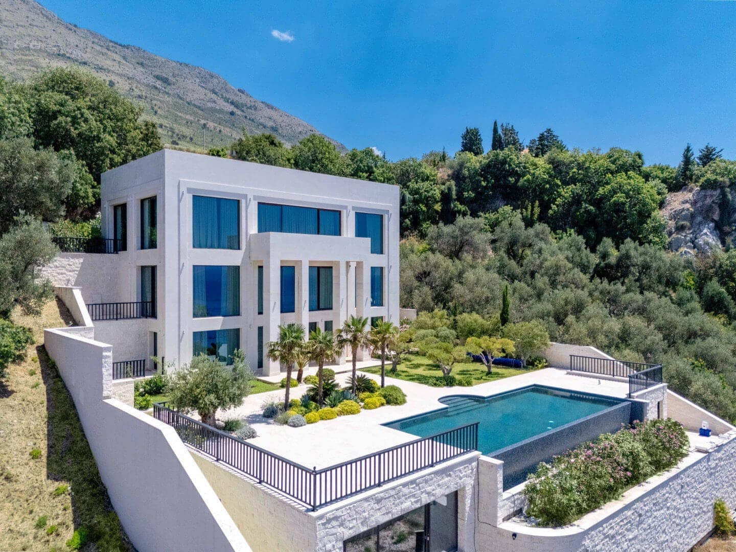 Exclusive Designer Villa, Skocidjevojka, Budva (25)