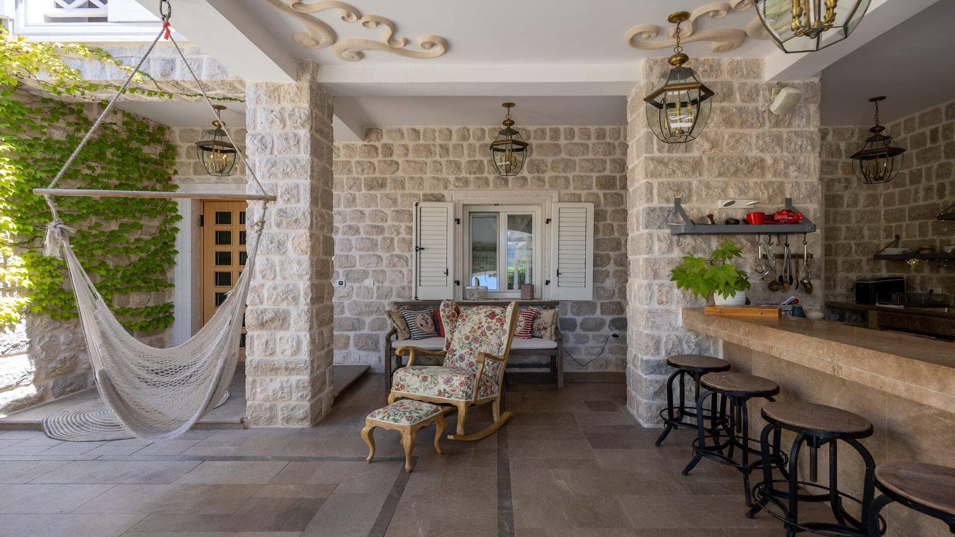 Exclusive Waterfront Stone Villa for Rent in Ljuta (25)