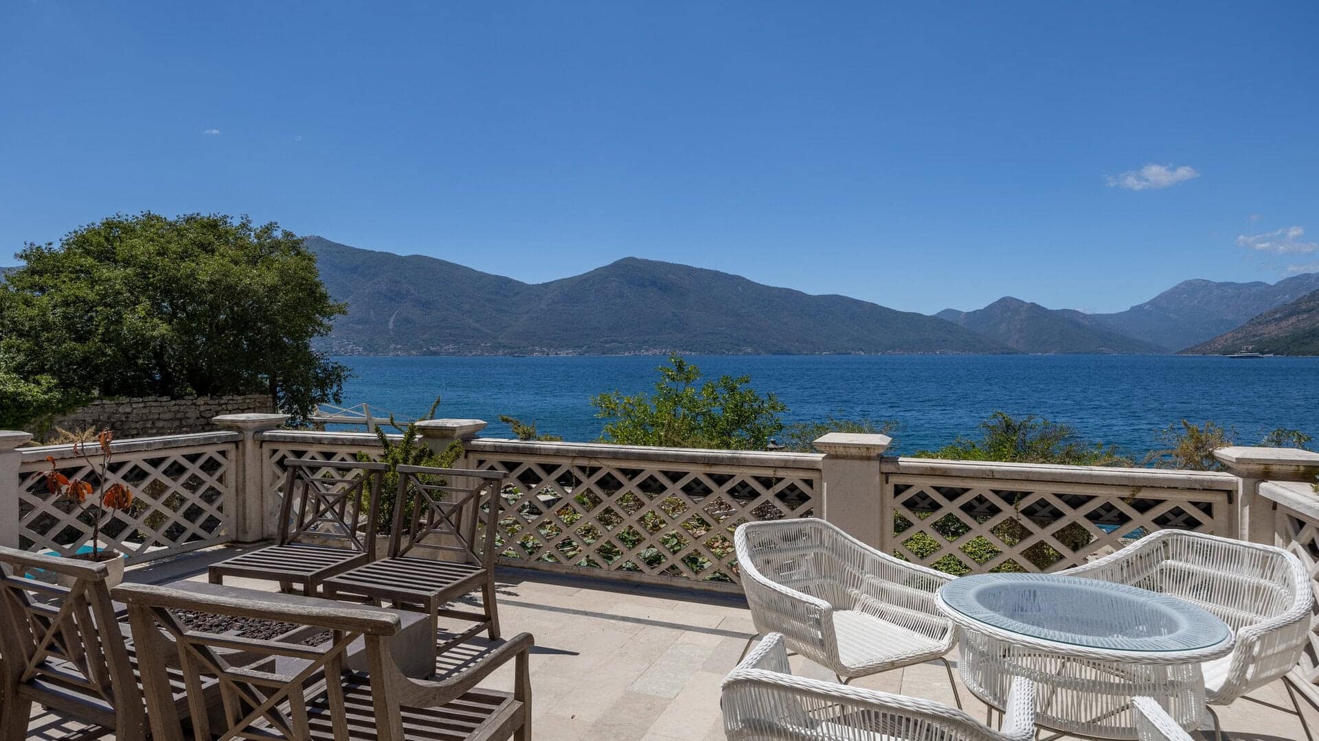 Exclusive Waterfront Stone Villa for Rent in Ljuta (28)