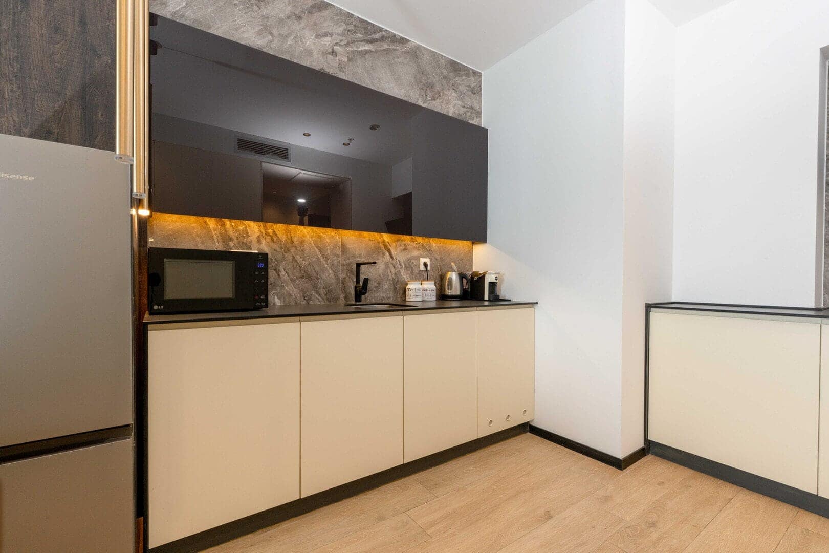 Seafront One Bedroom Apartment, Bečići, Budva (5)