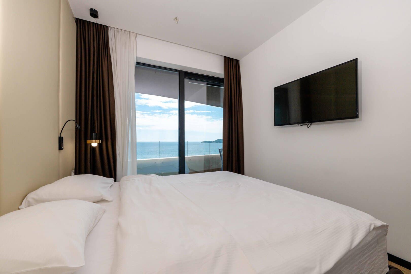 Seafront One Bedroom Apartment, Bečići, Budva (10)