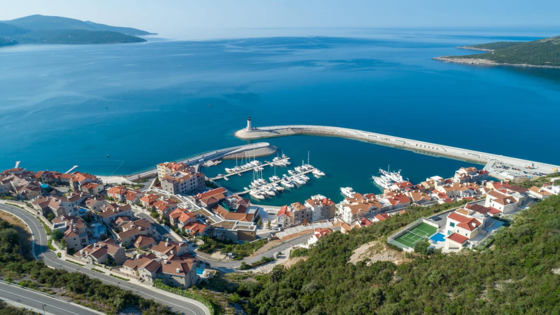 Sea-view One-bedroom Apartment Marina Village (11)
