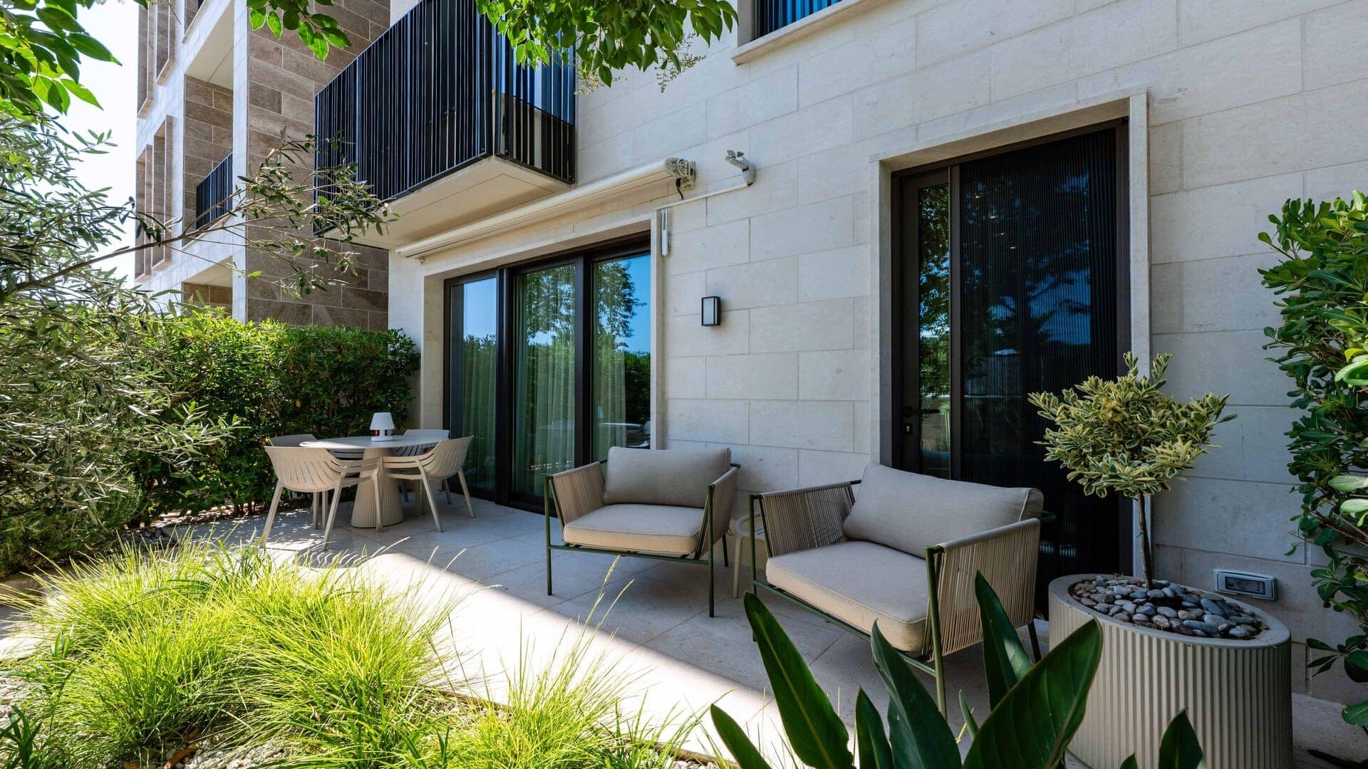 Modern One bedroom apartment Thea Building, with private garden terrace (11)