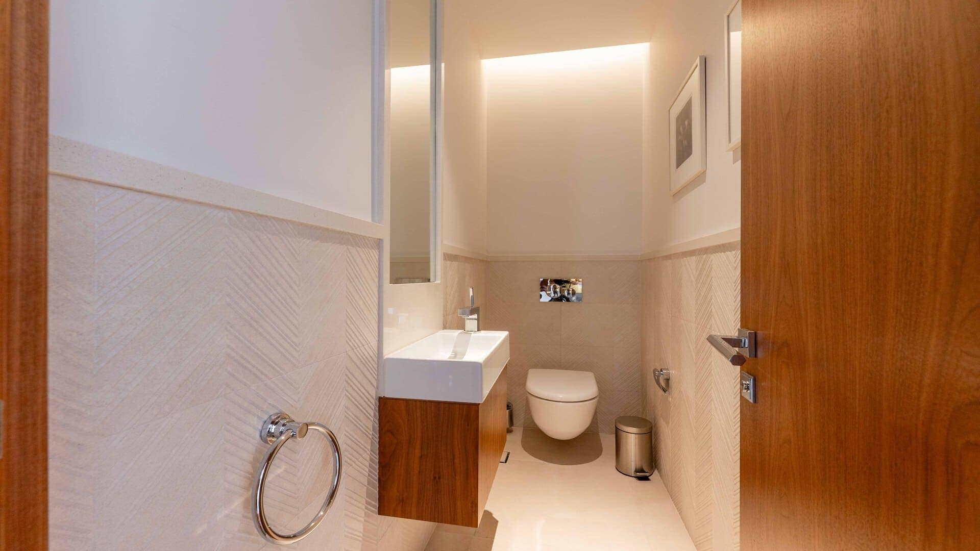 Luxury Two Bedroom Apartment Elena (17)