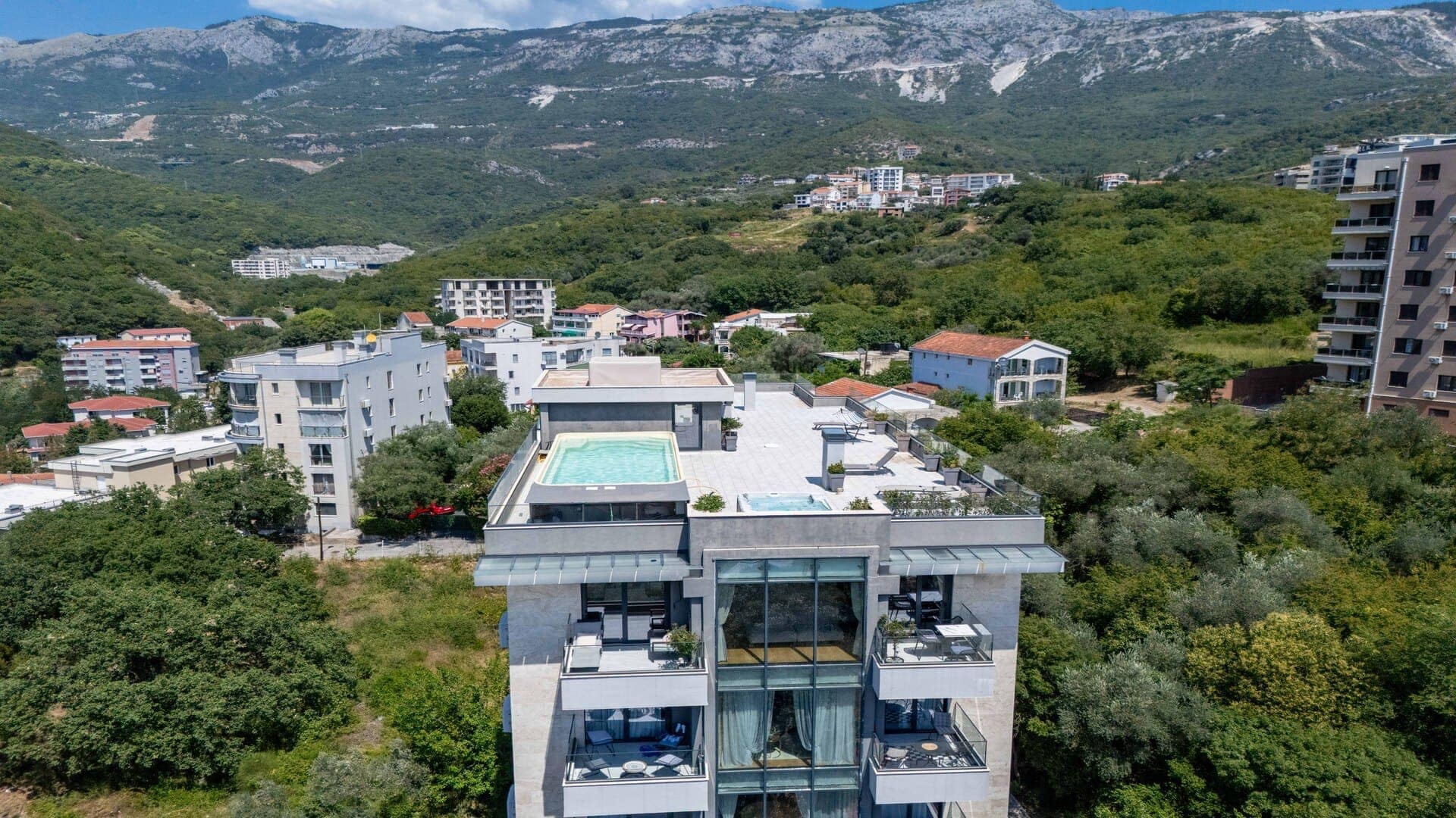 Luxury Three bedroom Penthouse Becici, Budva (25)