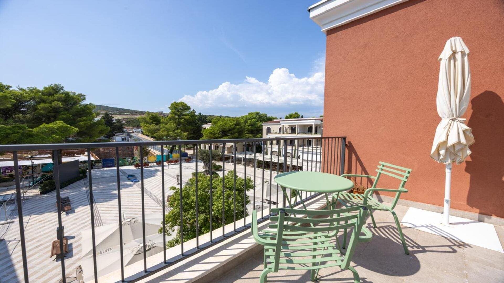 Modern Two bedroom Apartment Centrale, Lustica Bay (13)