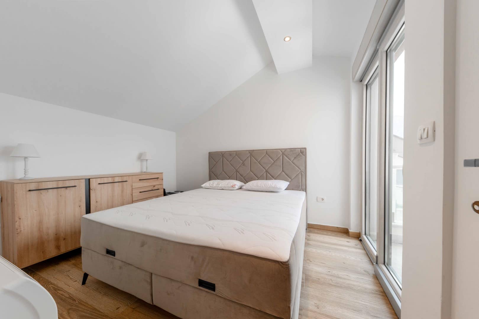 Furnished two-bedroom apartment Kostanjica (12)