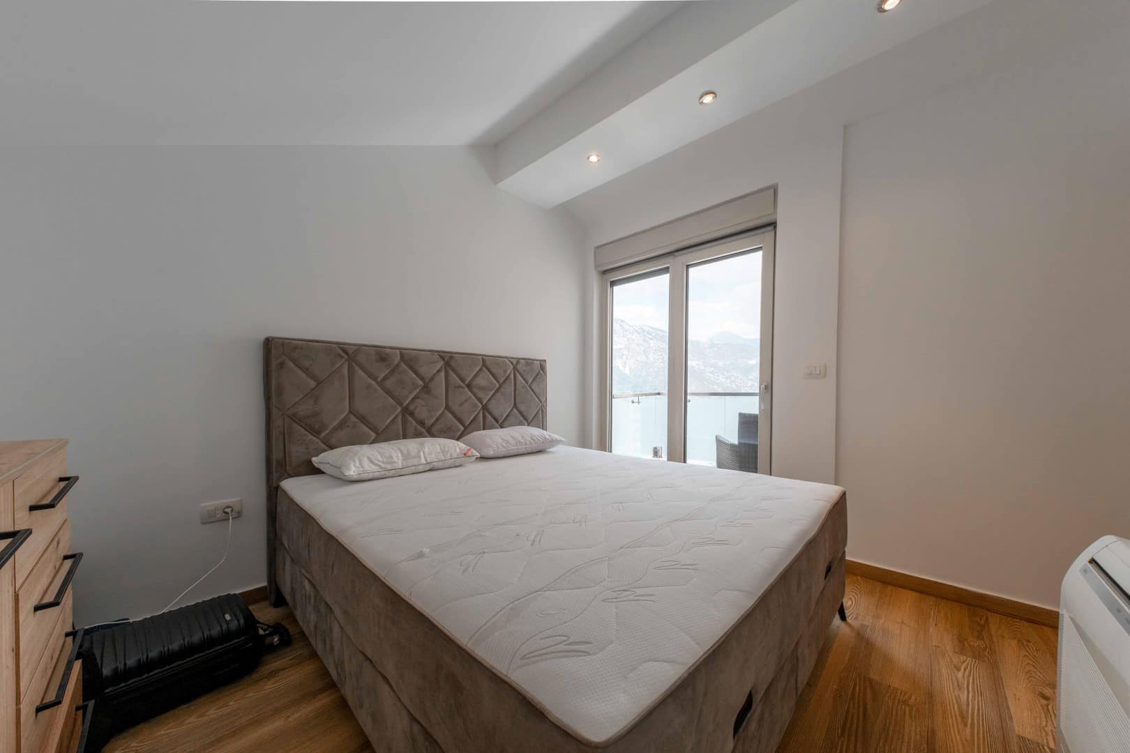 Furnished two-bedroom apartment Kostanjica (11)