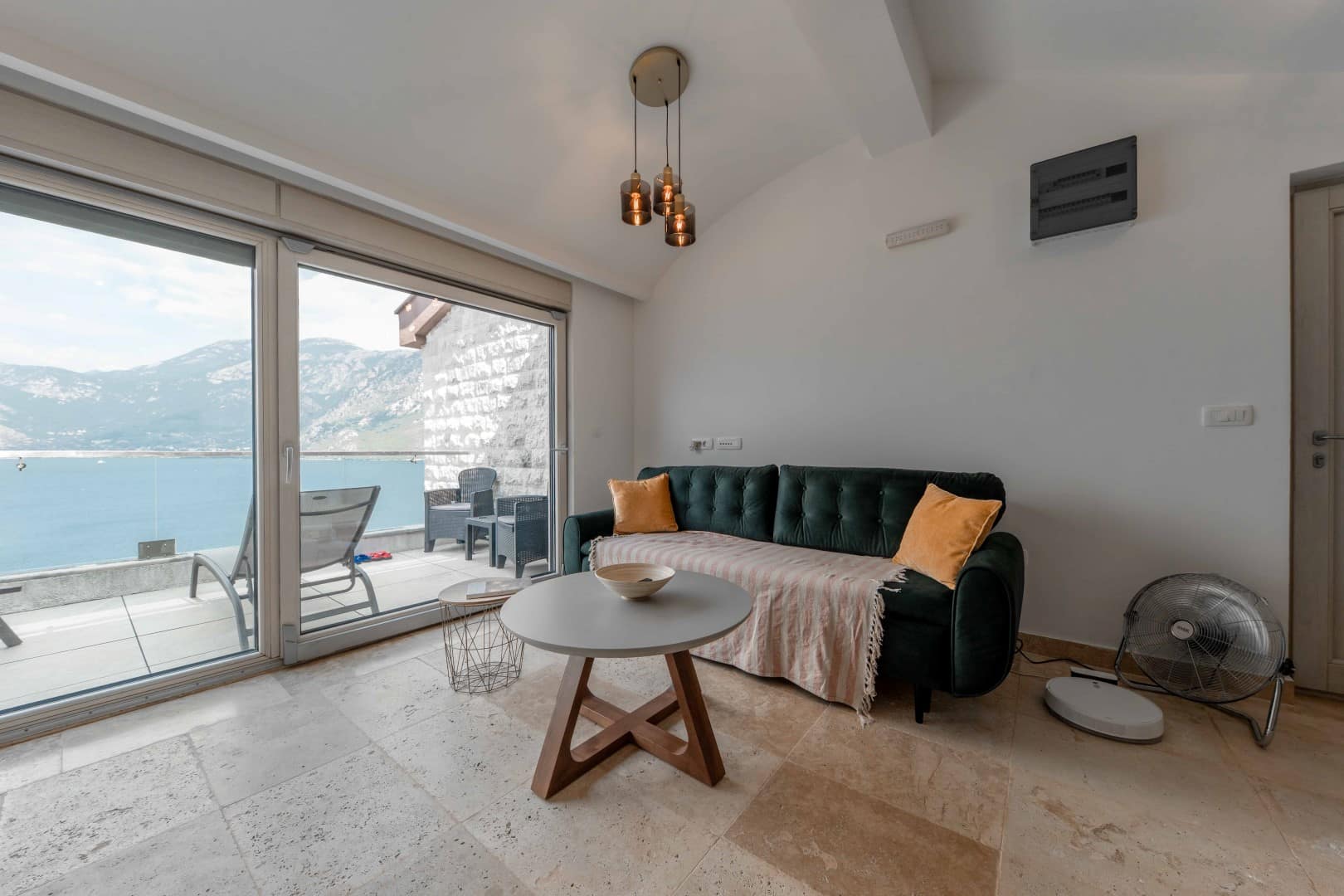 Furnished two-bedroom apartment Kostanjica (3)