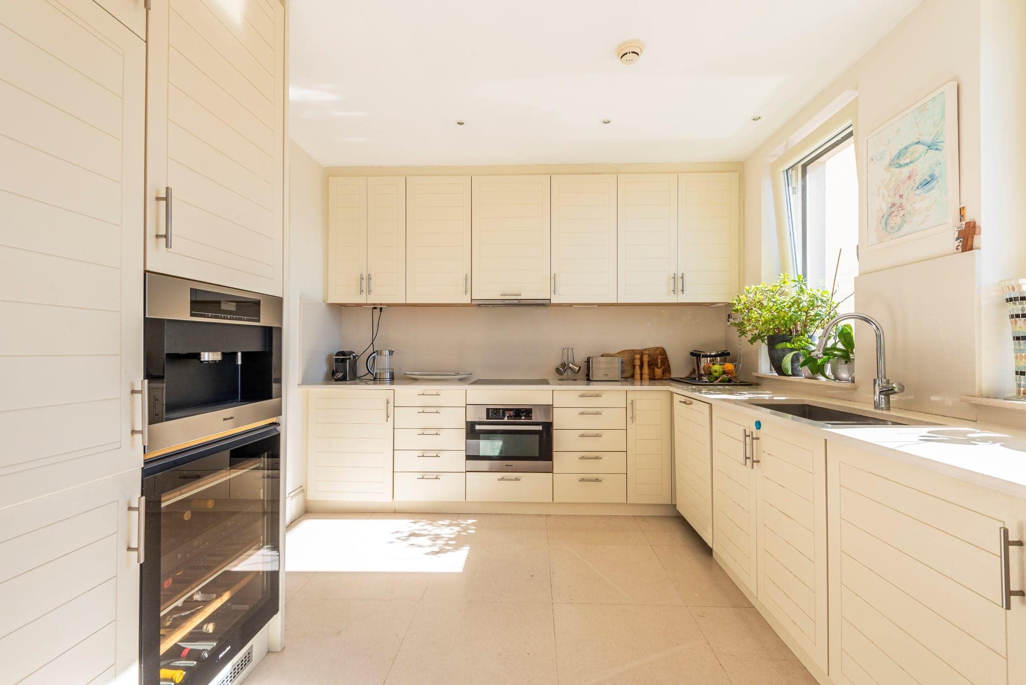 Designer Three Bedroom Waterfront Apartment Teuta (18)
