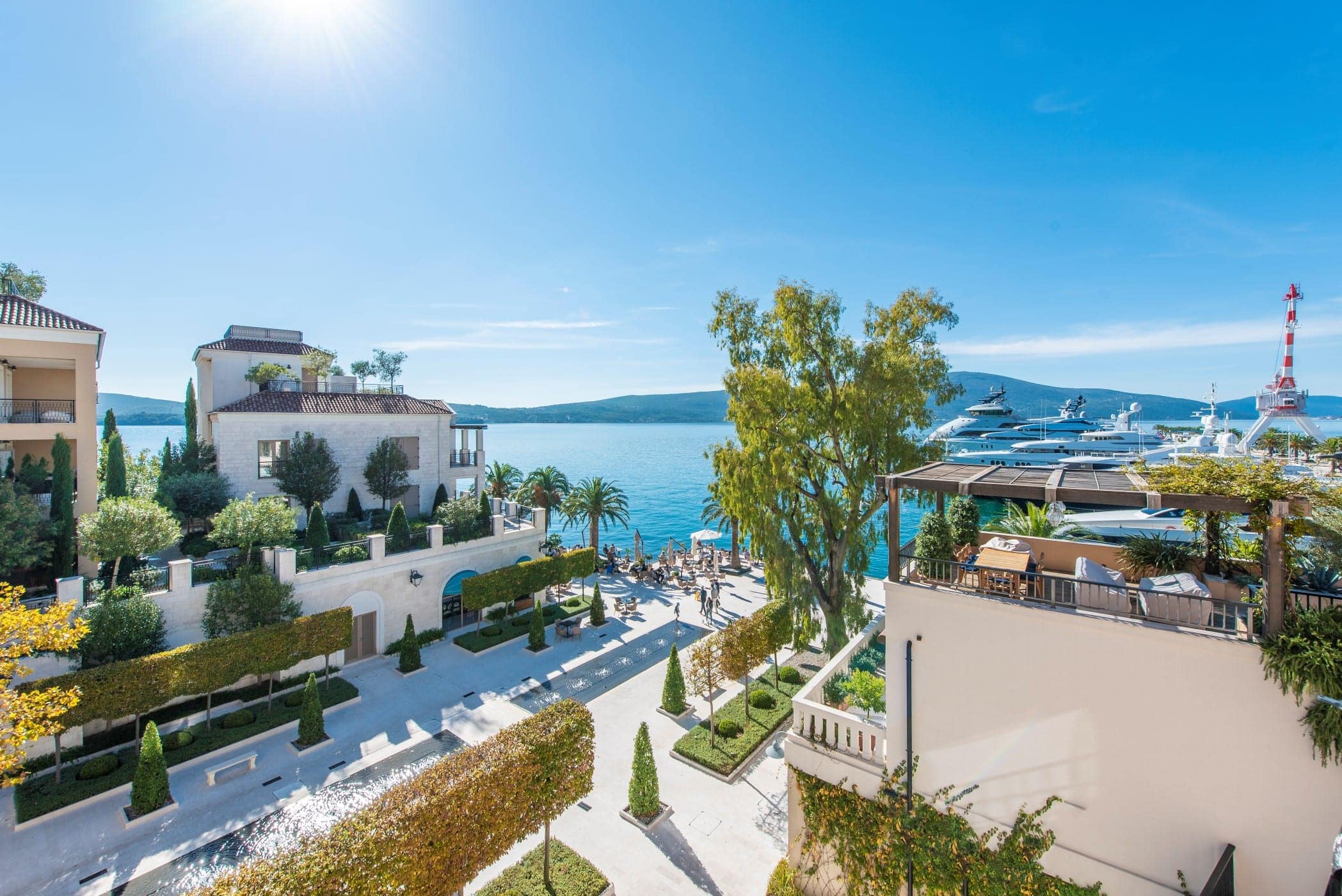 Designer Three Bedroom Waterfront Apartment Teuta (43)