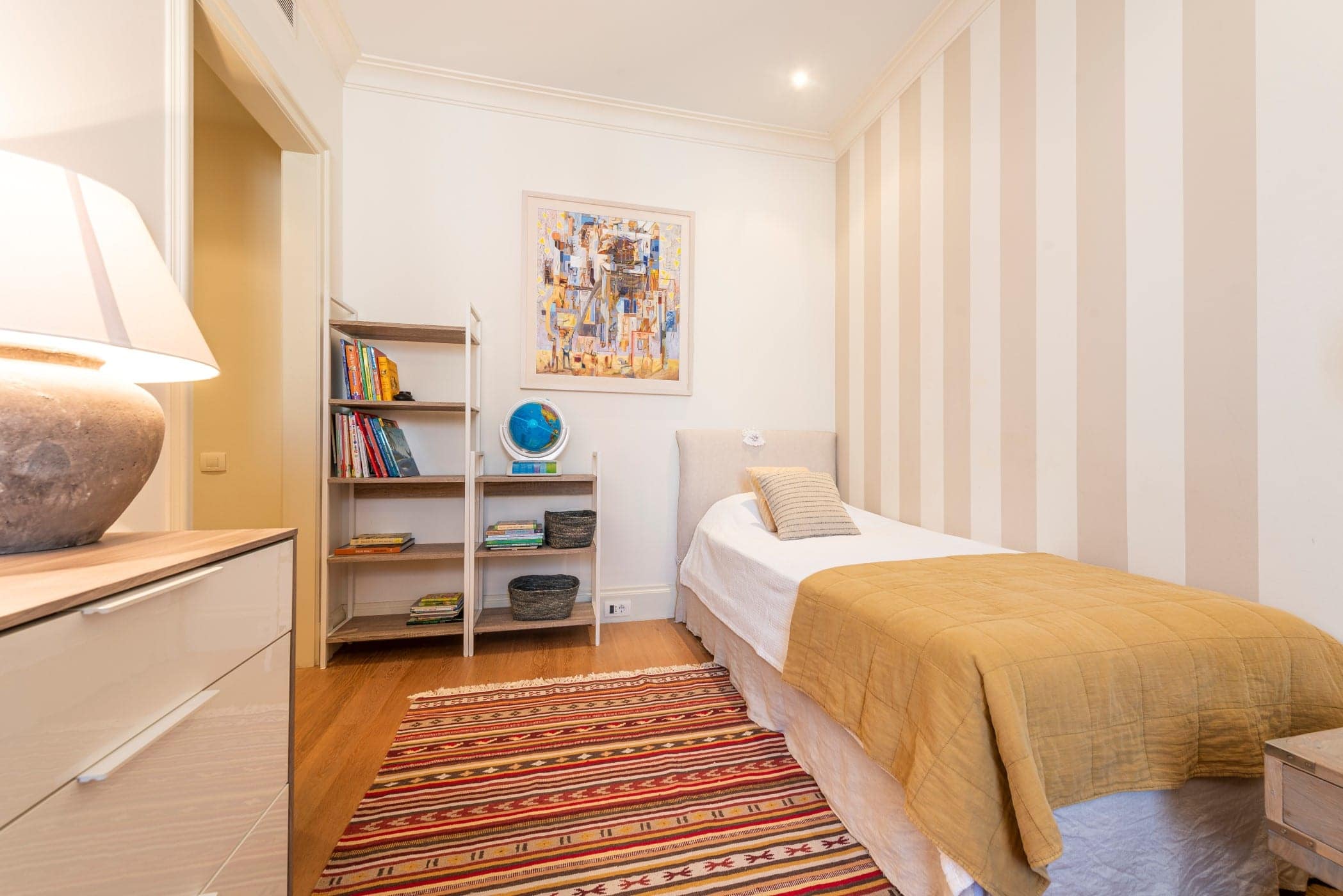 Designer Three Bedroom Waterfront Apartment Teuta (21)