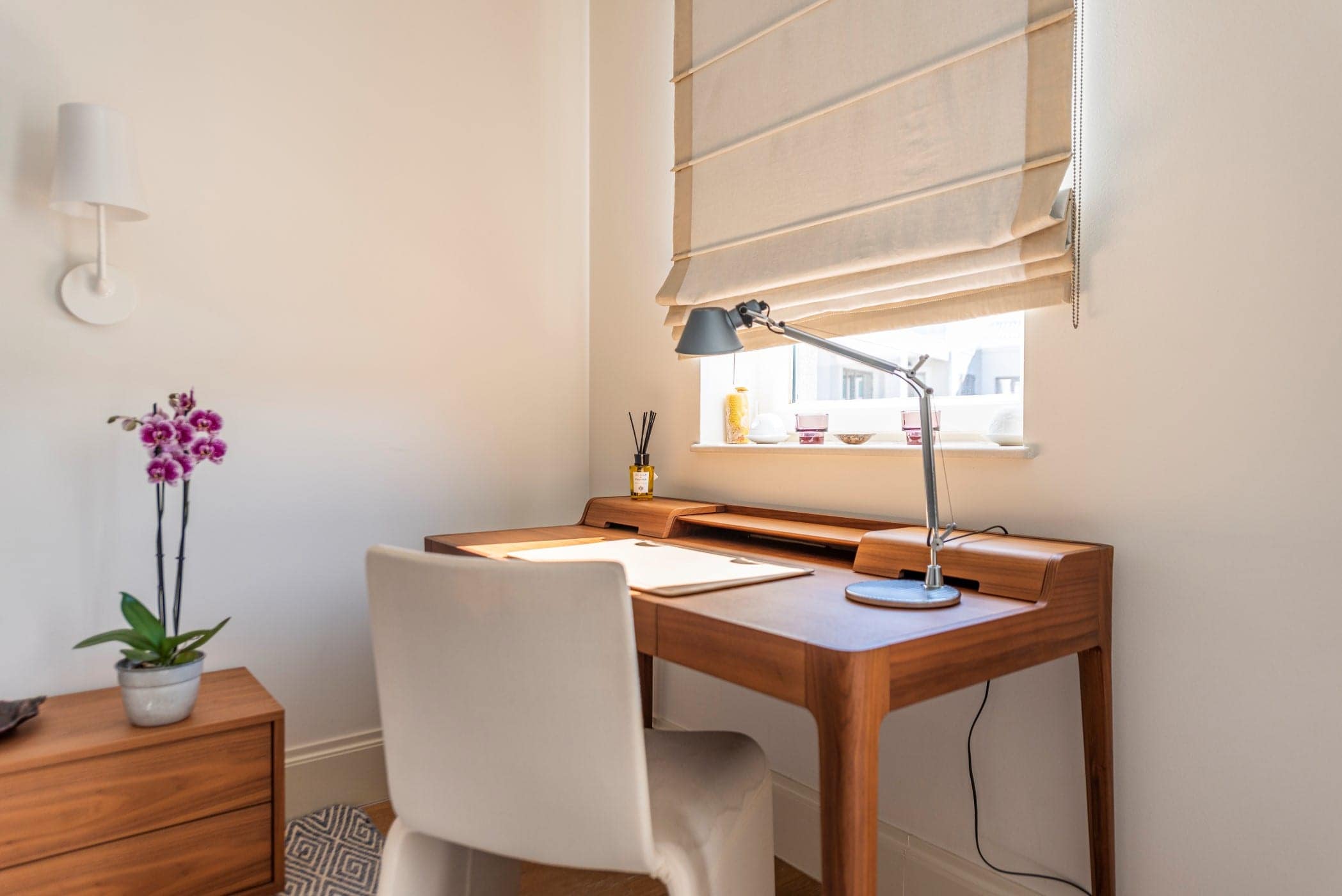 Designer Three Bedroom Waterfront Apartment Teuta (30)