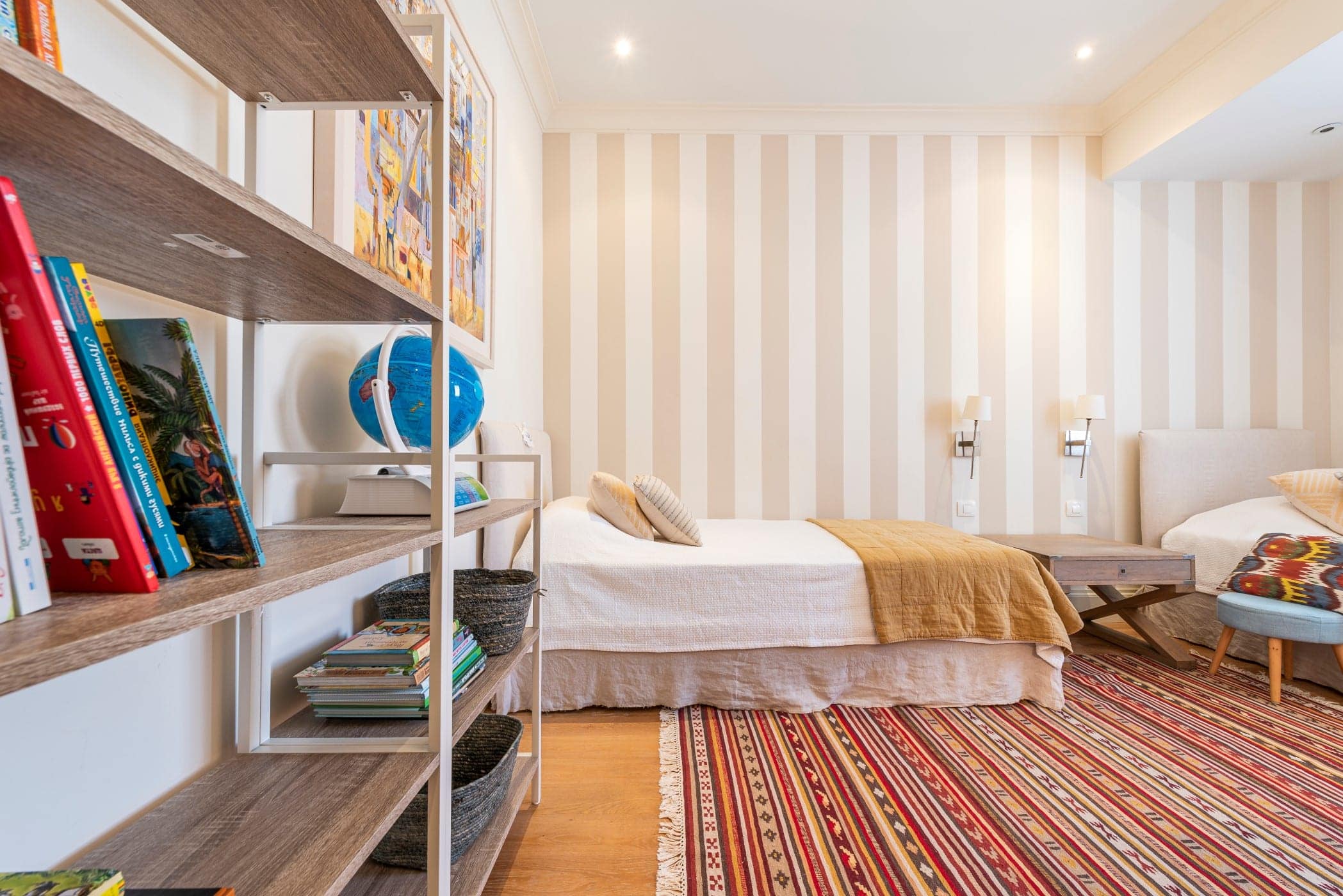 Designer Three Bedroom Waterfront Apartment Teuta (19)