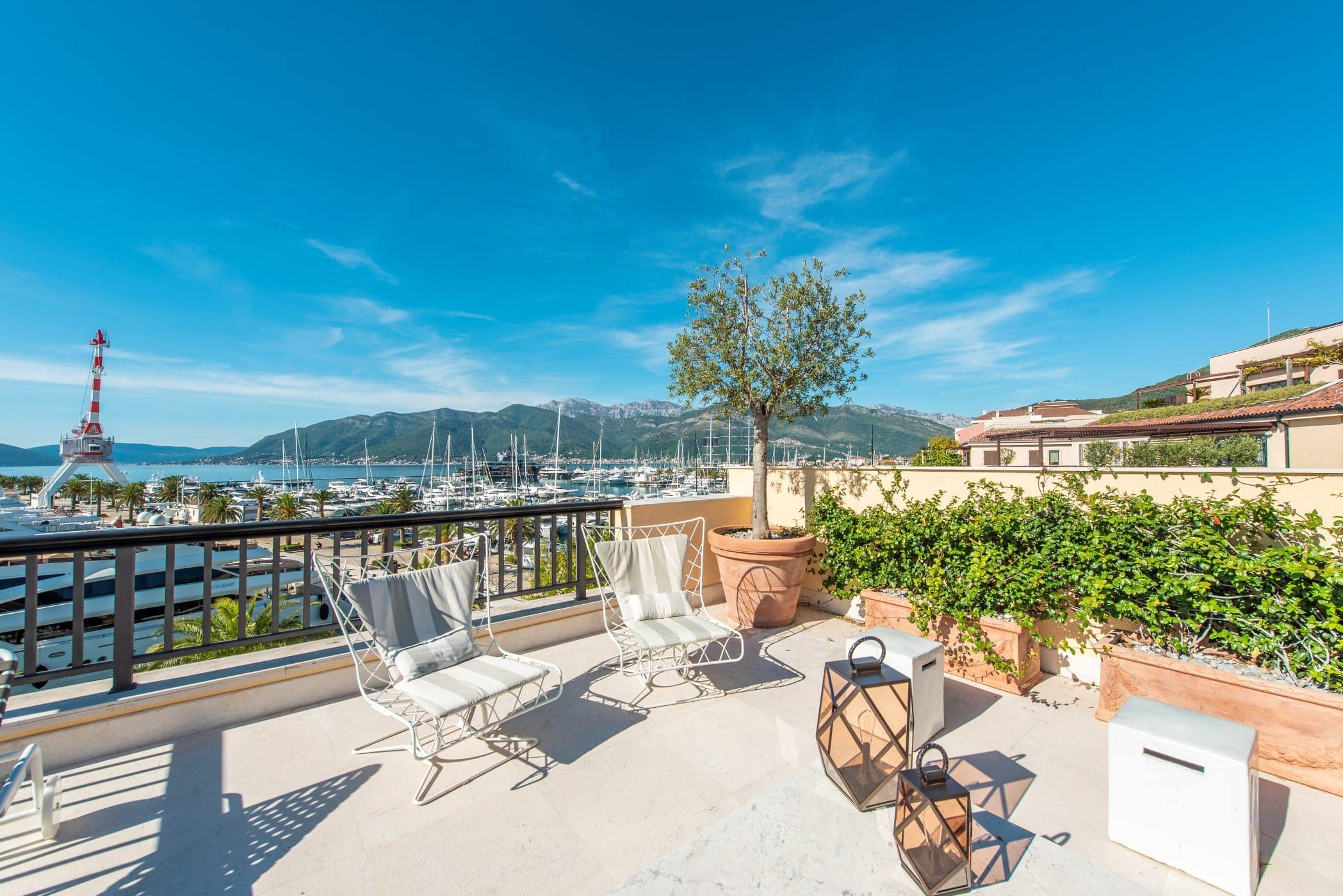 Designer Three Bedroom Waterfront Apartment Teuta (3)