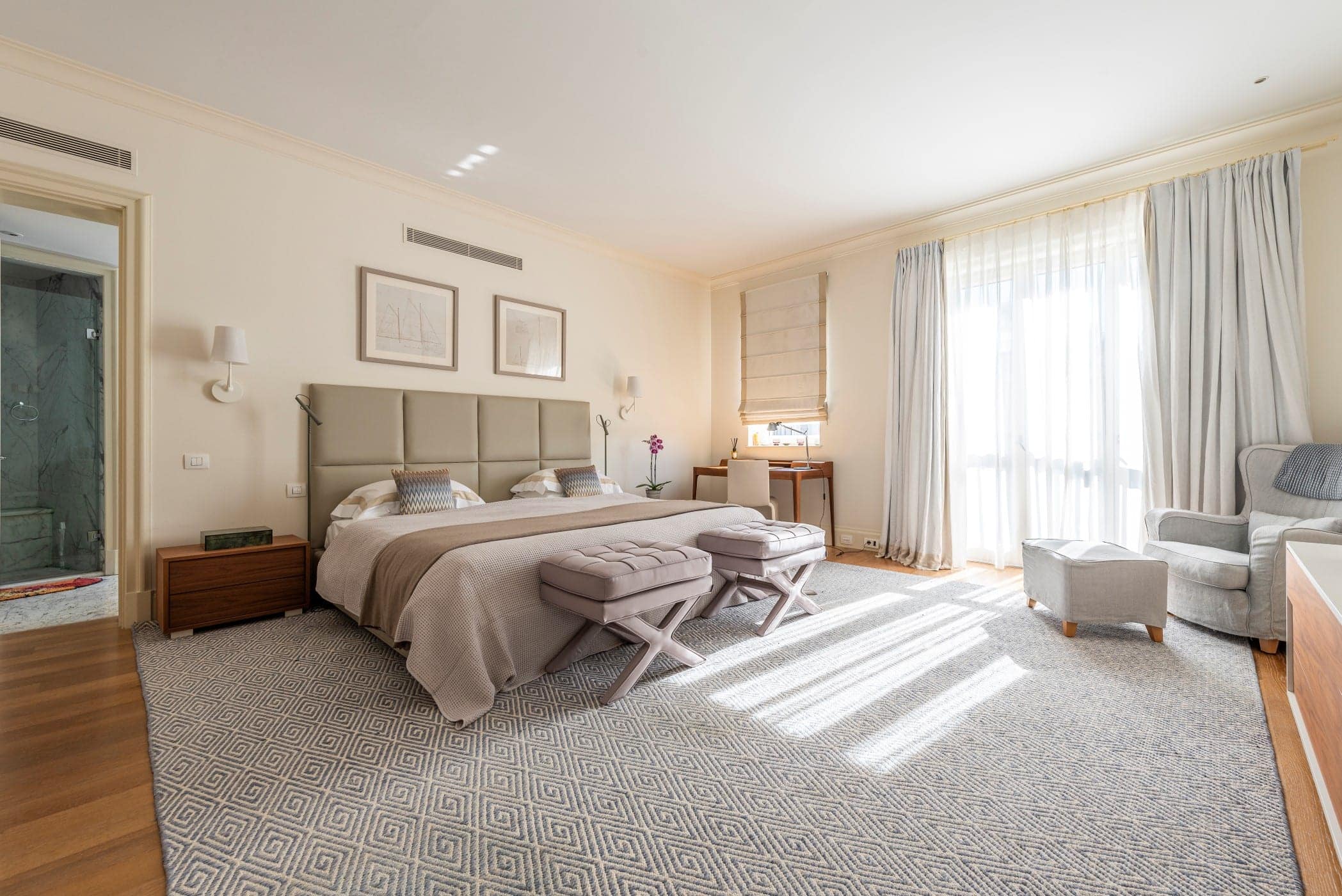 Designer Three Bedroom Waterfront Apartment Teuta (25)