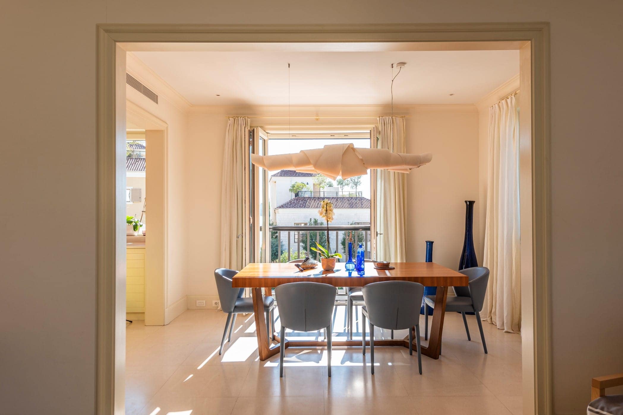Designer Three Bedroom Waterfront Apartment Teuta (14)