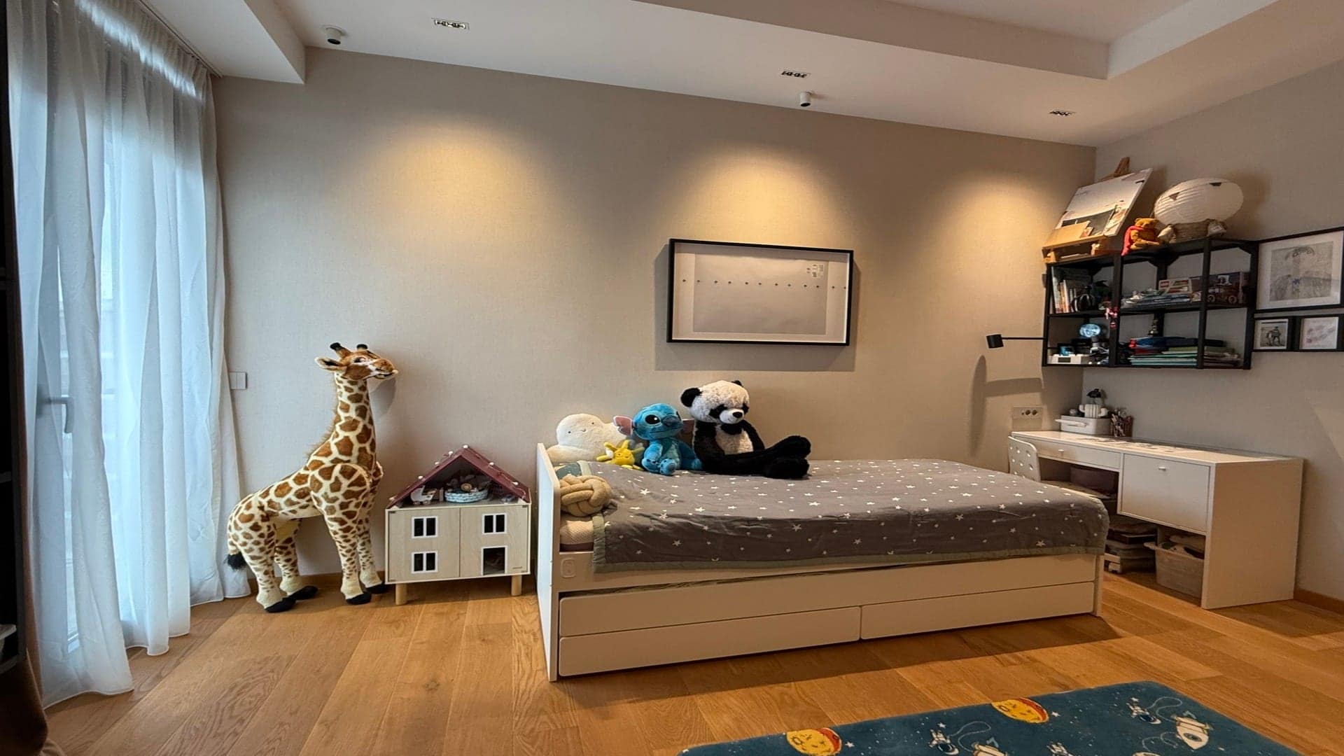 Luxury Three-bedroom Apartment Oaza Building (10)
