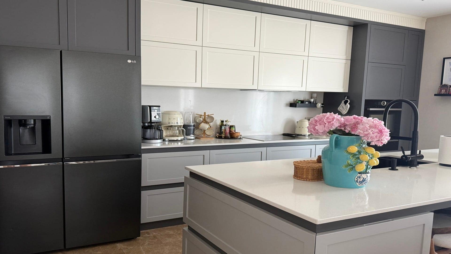 Luxury Three-bedroom Apartment Oaza Building (7)