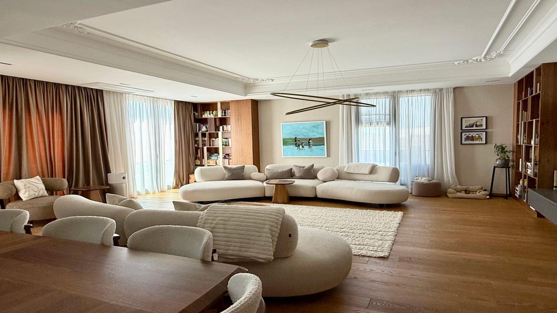 Luxury Three-bedroom Apartment Oaza Building (2)