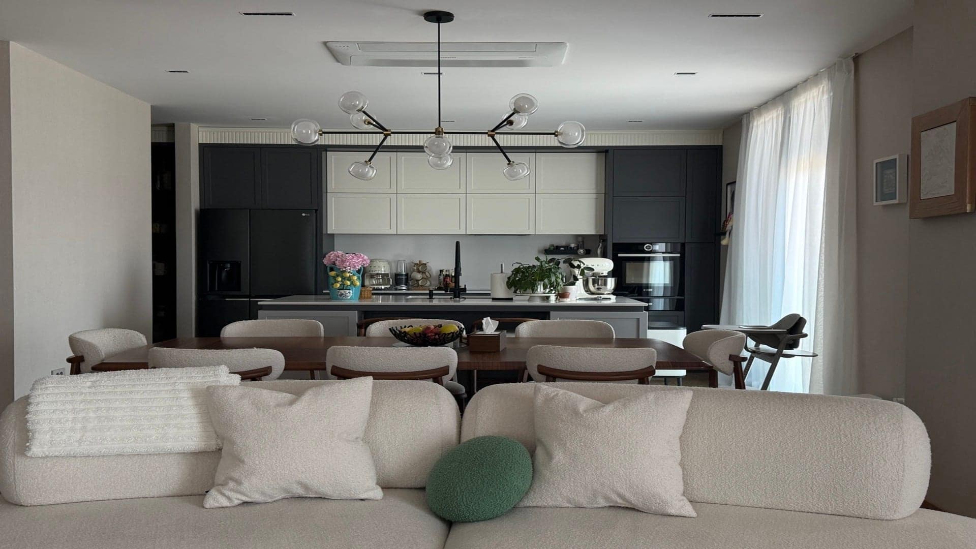 Luxury Three-bedroom Apartment Oaza Building (5)