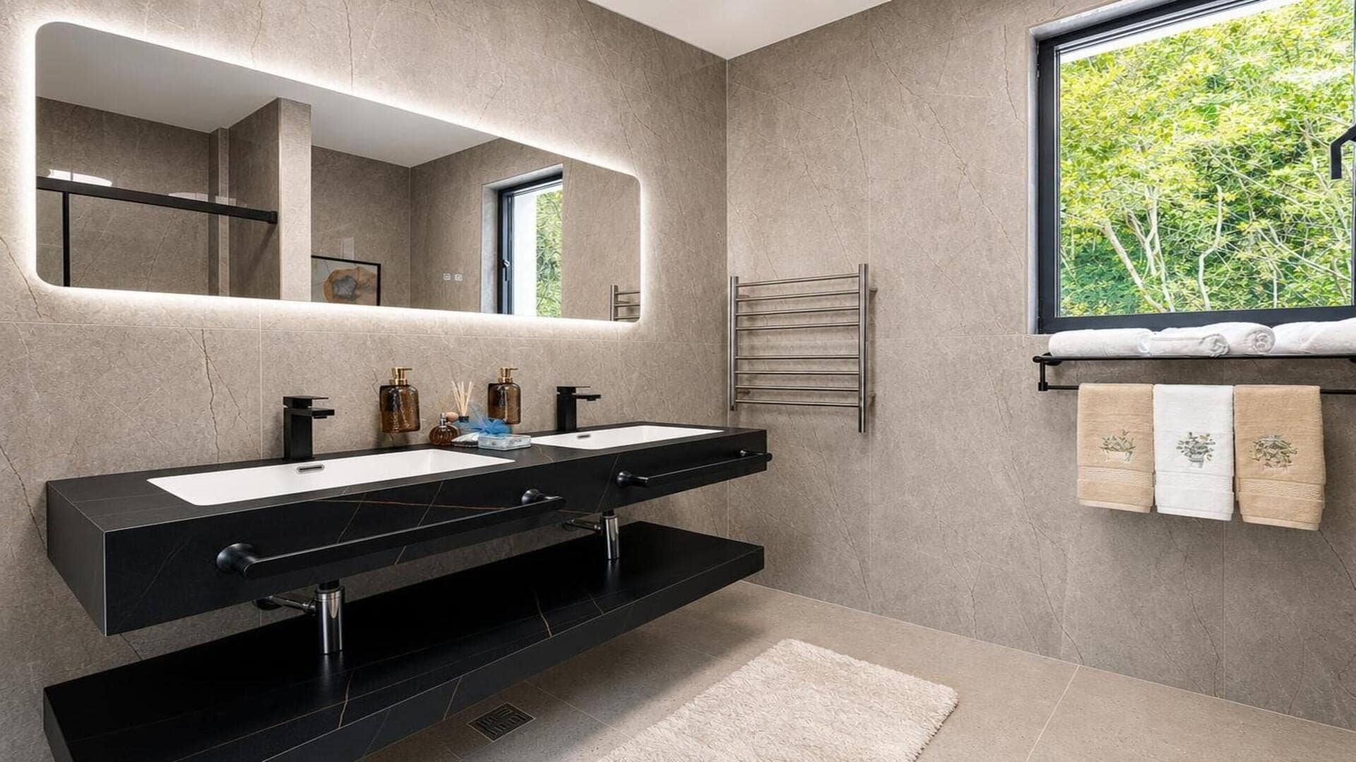 Moderne Villa mit Swimmingpool (17)