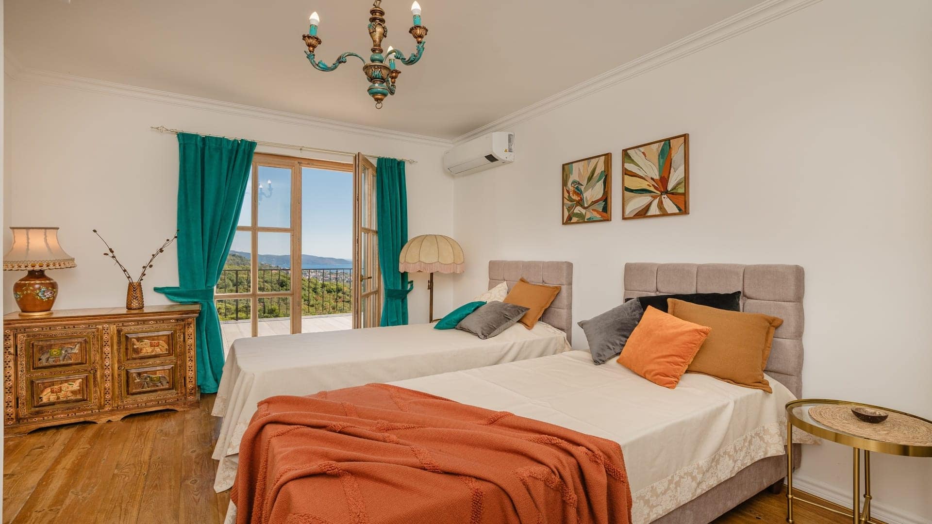 Zeitgenössische Villa mit drei Schlafzimmern und Meerblick (21)