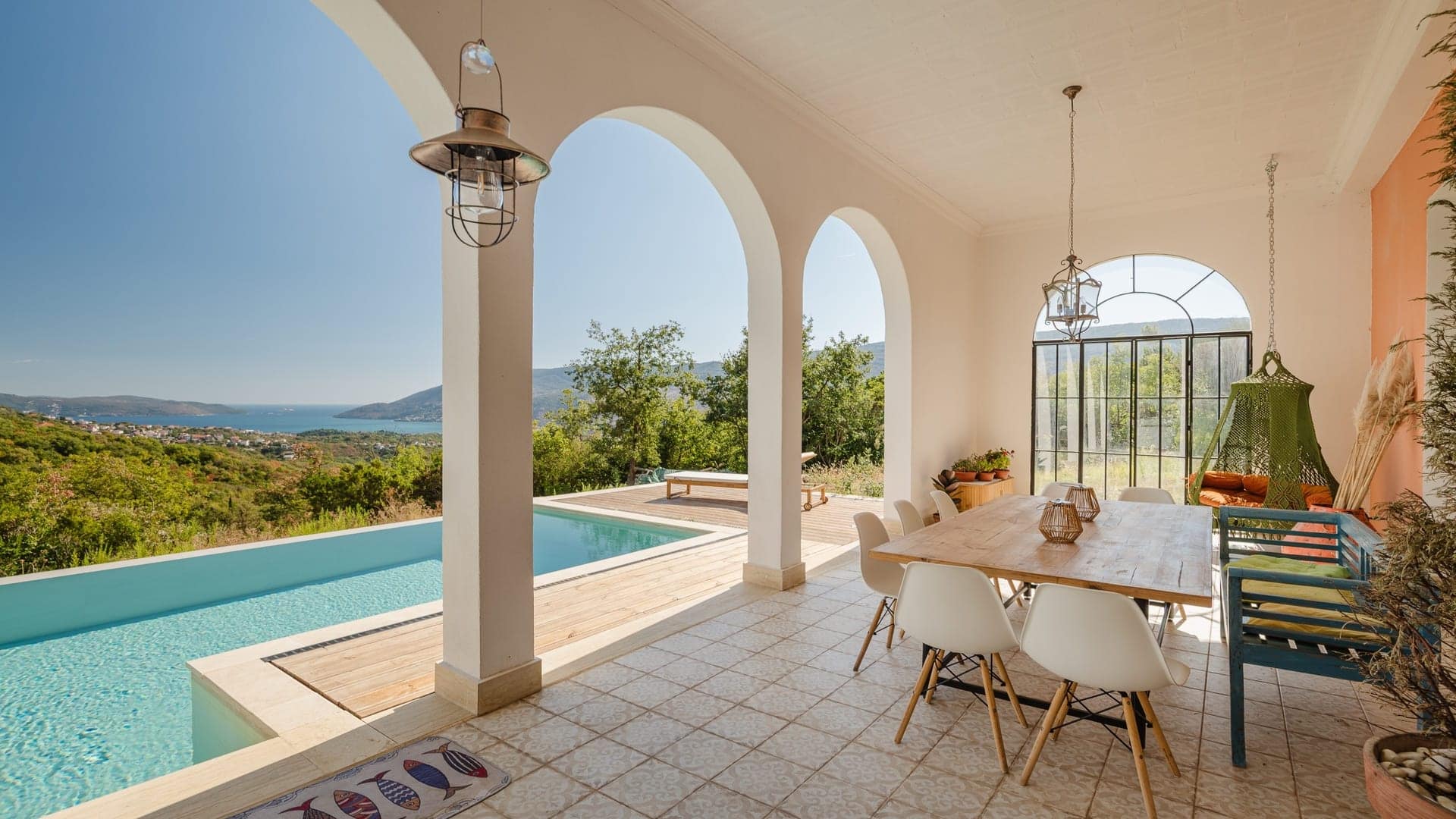 Zeitgenössische Villa mit drei Schlafzimmern und Meerblick (9)