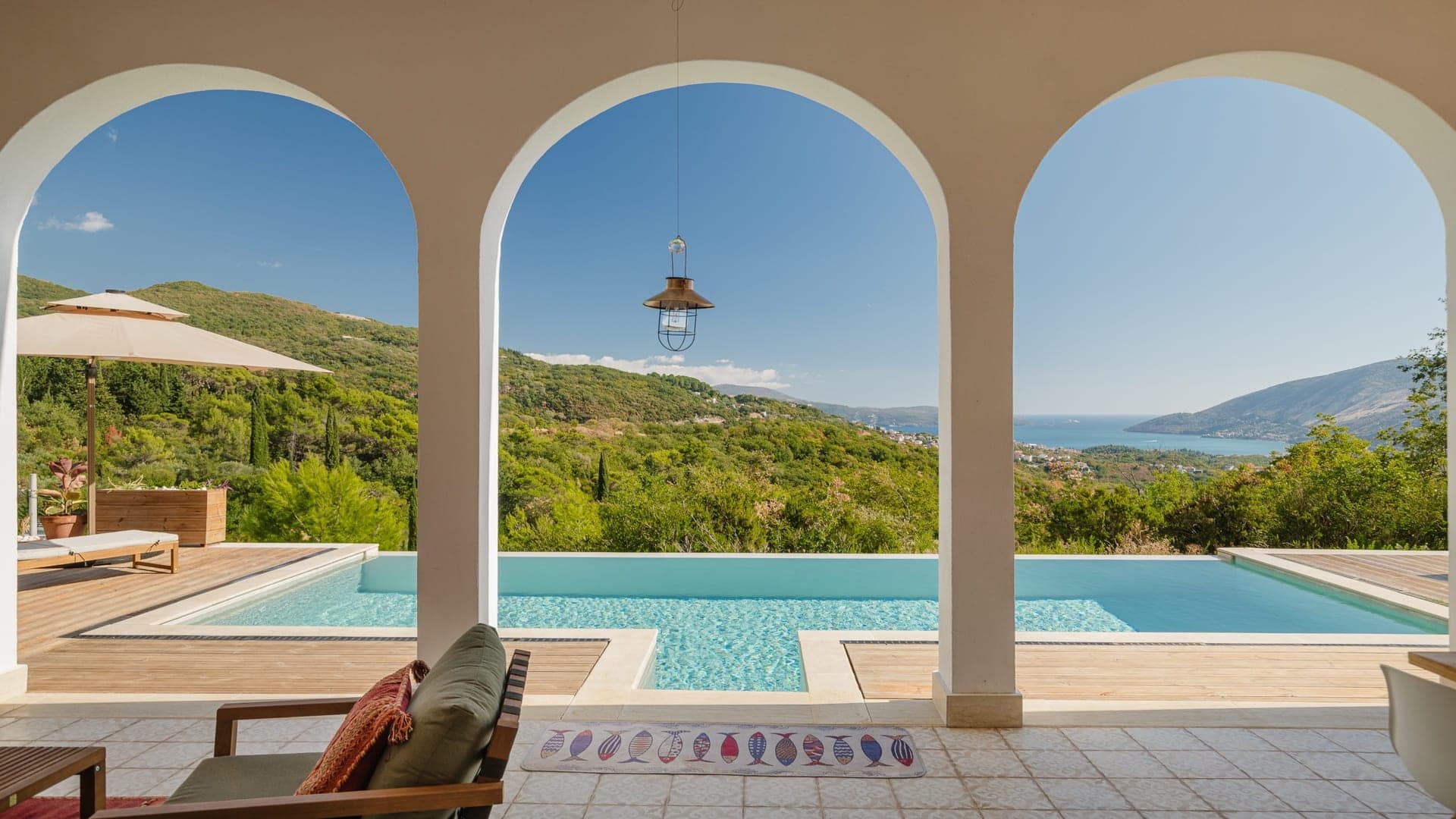 Zeitgenössische Villa mit drei Schlafzimmern und Meerblick (10)