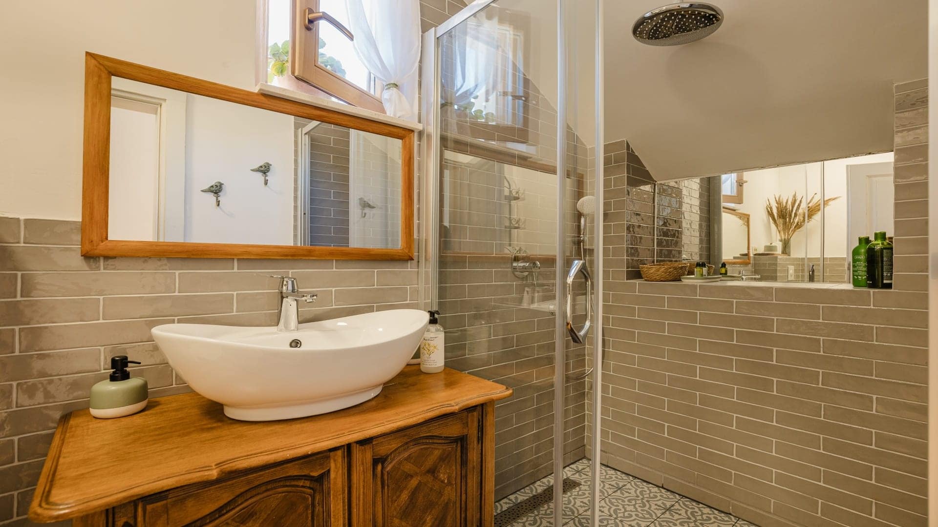 Zeitgenössische Villa mit drei Schlafzimmern und Meerblick (22)