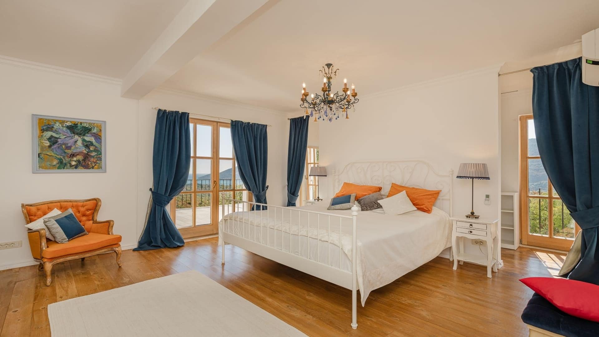 Zeitgenössische Villa mit drei Schlafzimmern und Meerblick (17)