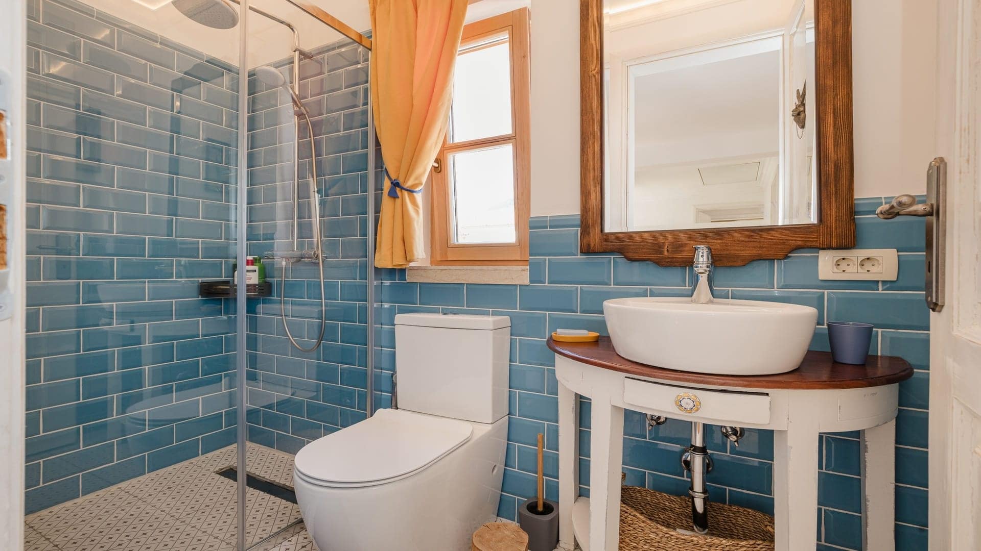 Zeitgenössische Villa mit drei Schlafzimmern und Meerblick (24)