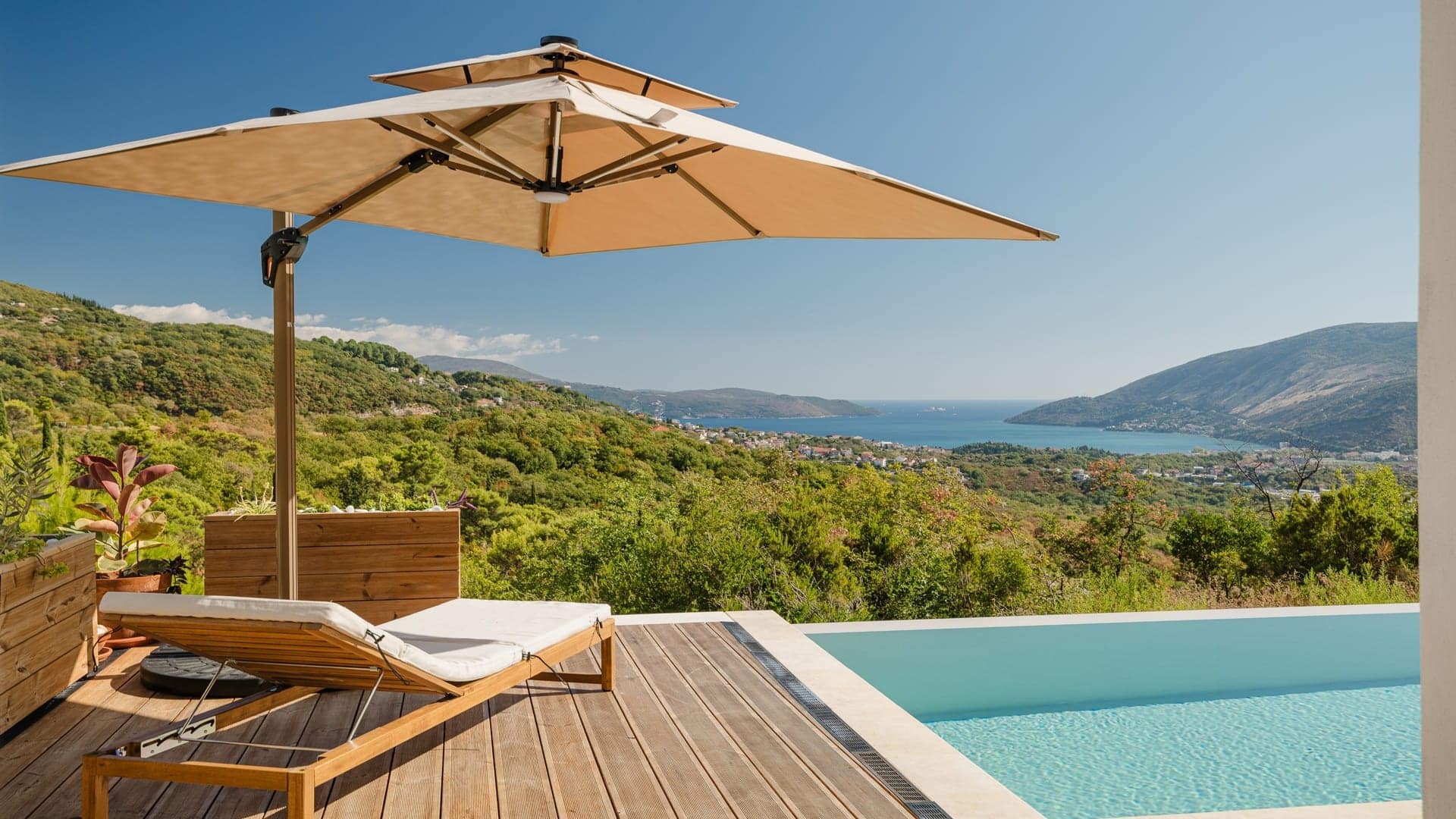 Zeitgenössische Villa mit drei Schlafzimmern und Meerblick (12)