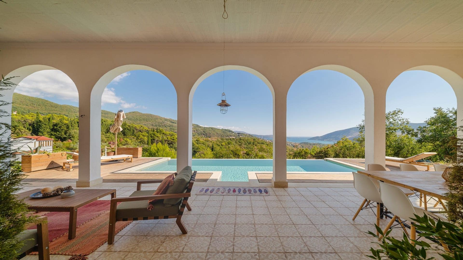 Zeitgenössische Villa mit drei Schlafzimmern und Meerblick (6)