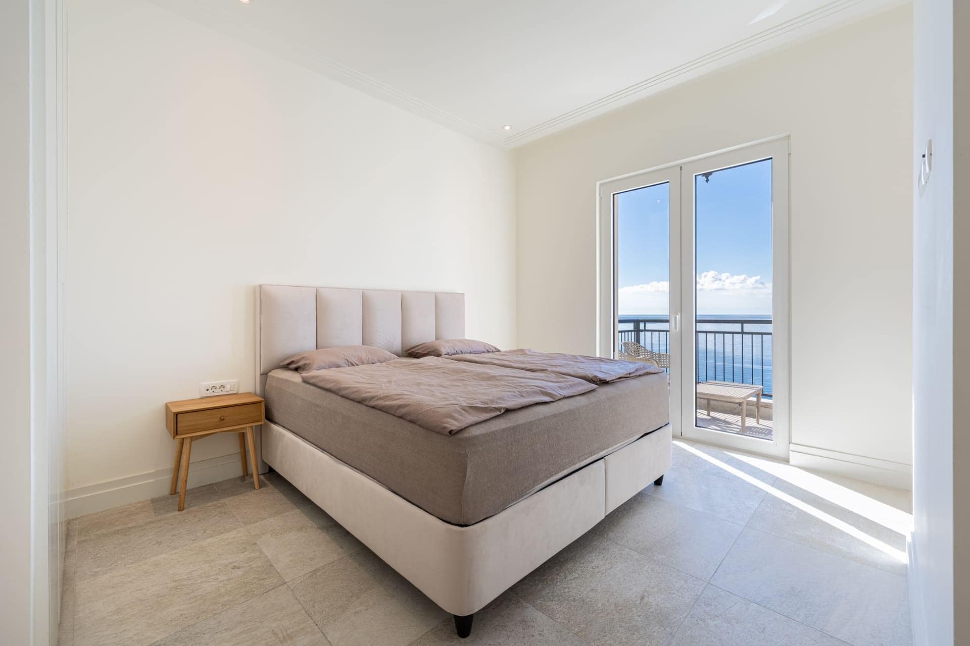 Modern Sea-View Studio Apartment, Lustica Bay (6)