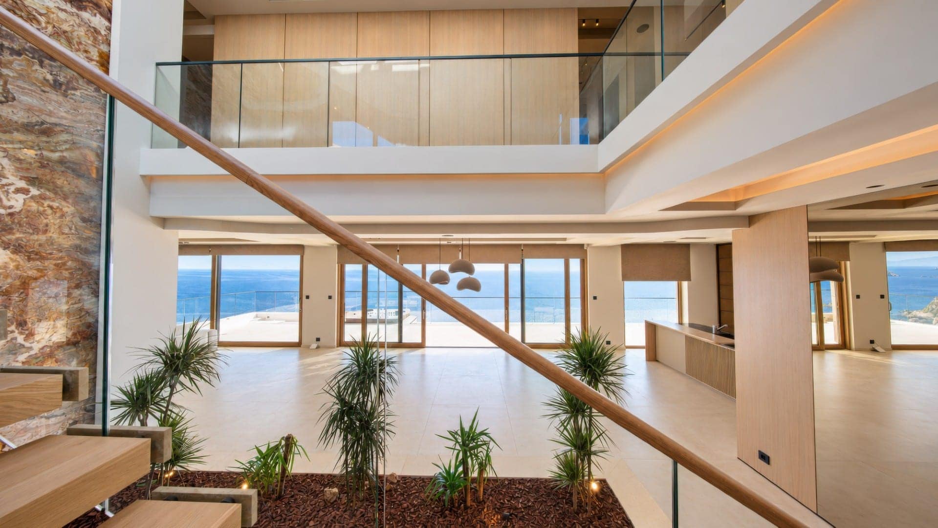 Einzigartige Villa mit Pool und panoramischem Meerblick, Budva, Skočiđevojka (11)