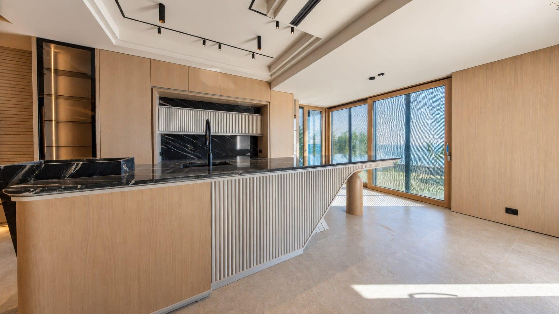 Einzigartige Villa mit Pool und panoramischem Meerblick, Budva, Skočiđevojka (15)