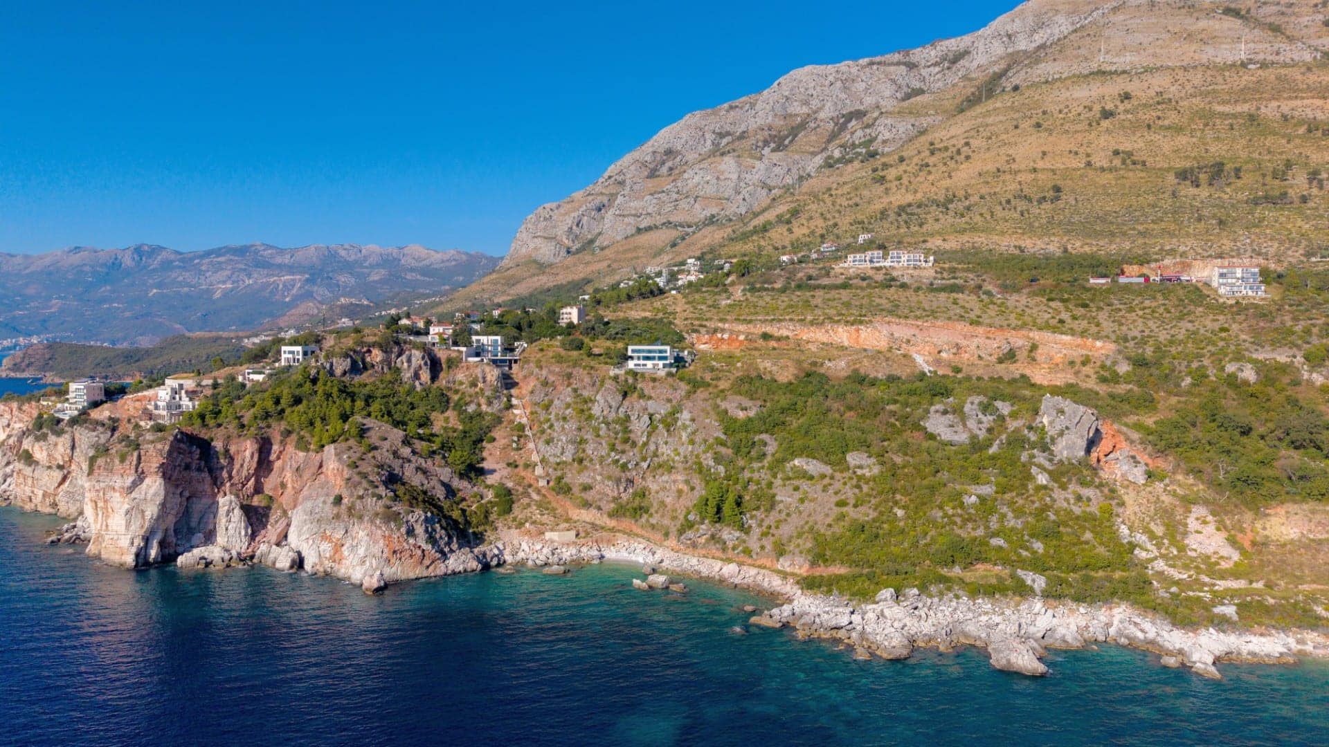 Einzigartige Villa mit Pool und panoramischem Meerblick, Budva, Skočiđevojka (25)