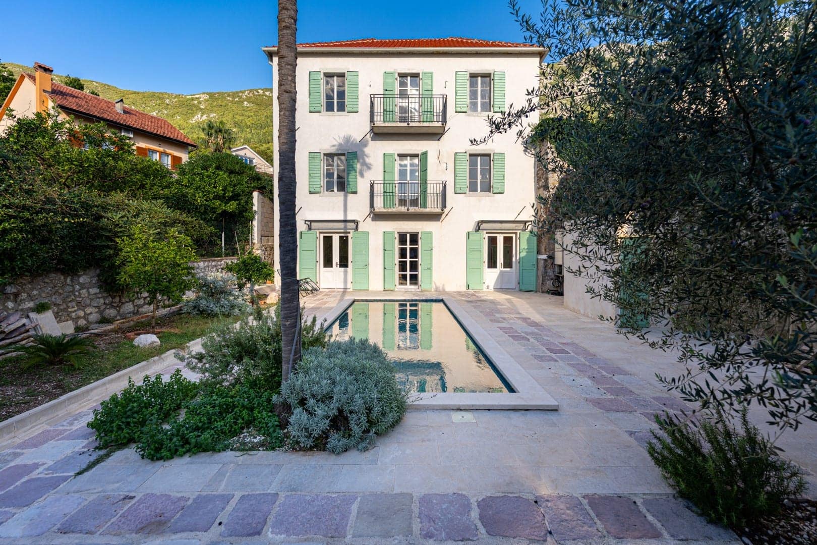 Four-bedroom villa with swimming pool, Risan, Kotor (3)