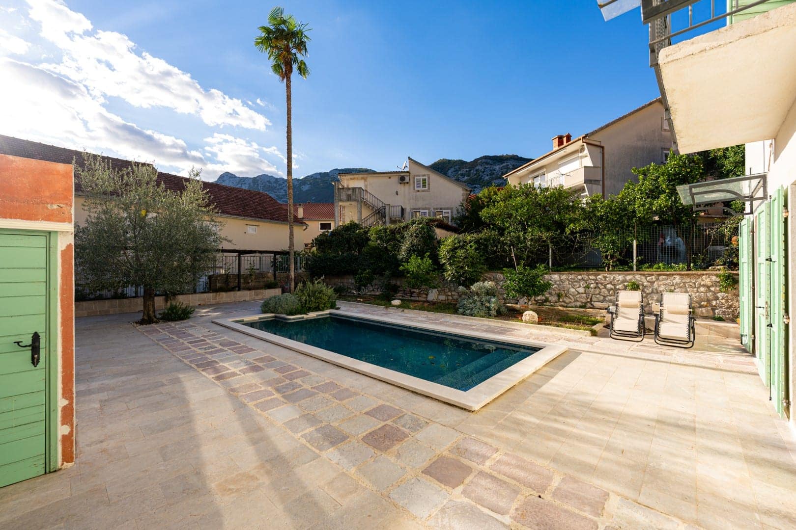 Four-bedroom villa with swimming pool, Risan, Kotor (18)
