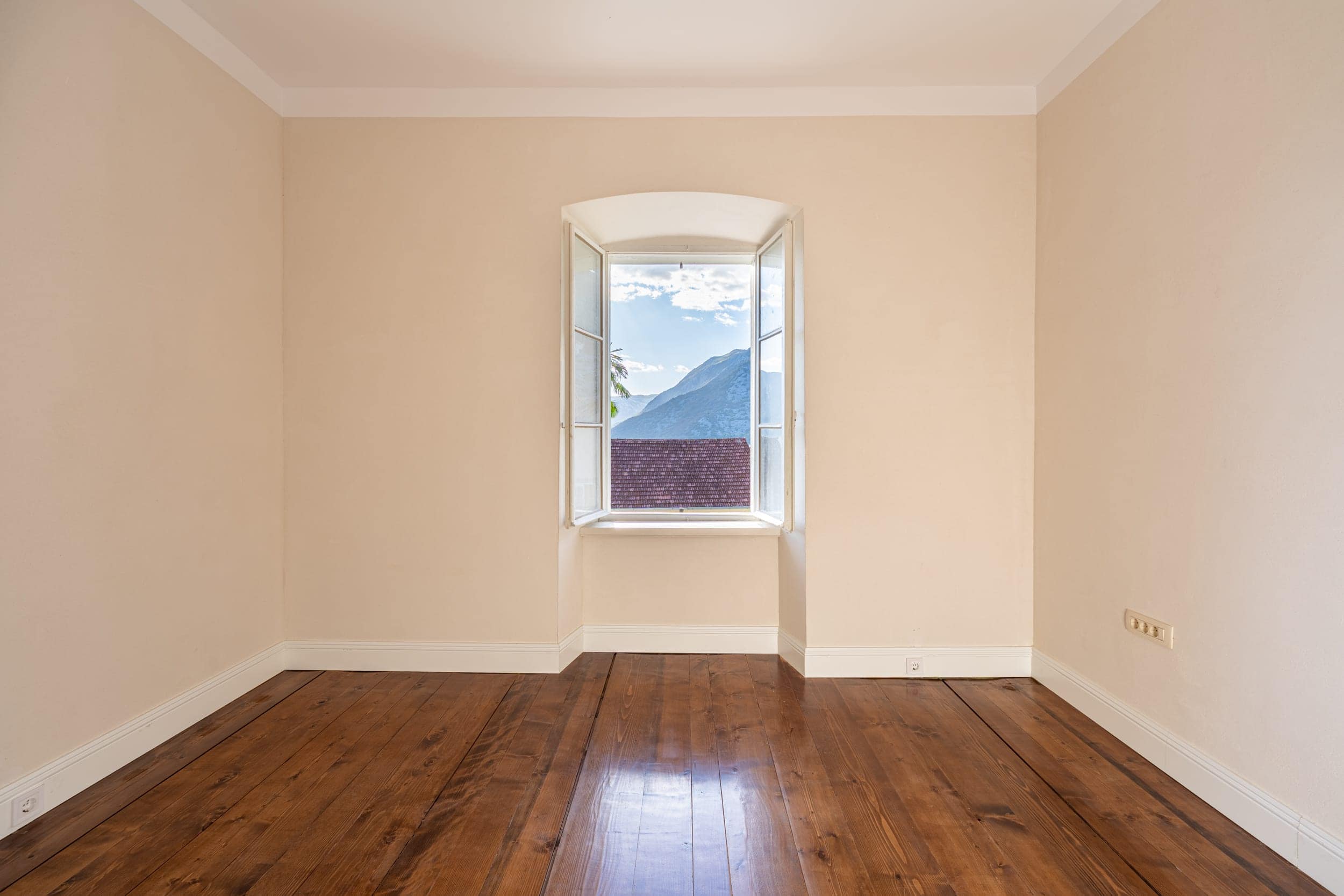 Four-bedroom villa with swimming pool, Risan, Kotor (11)