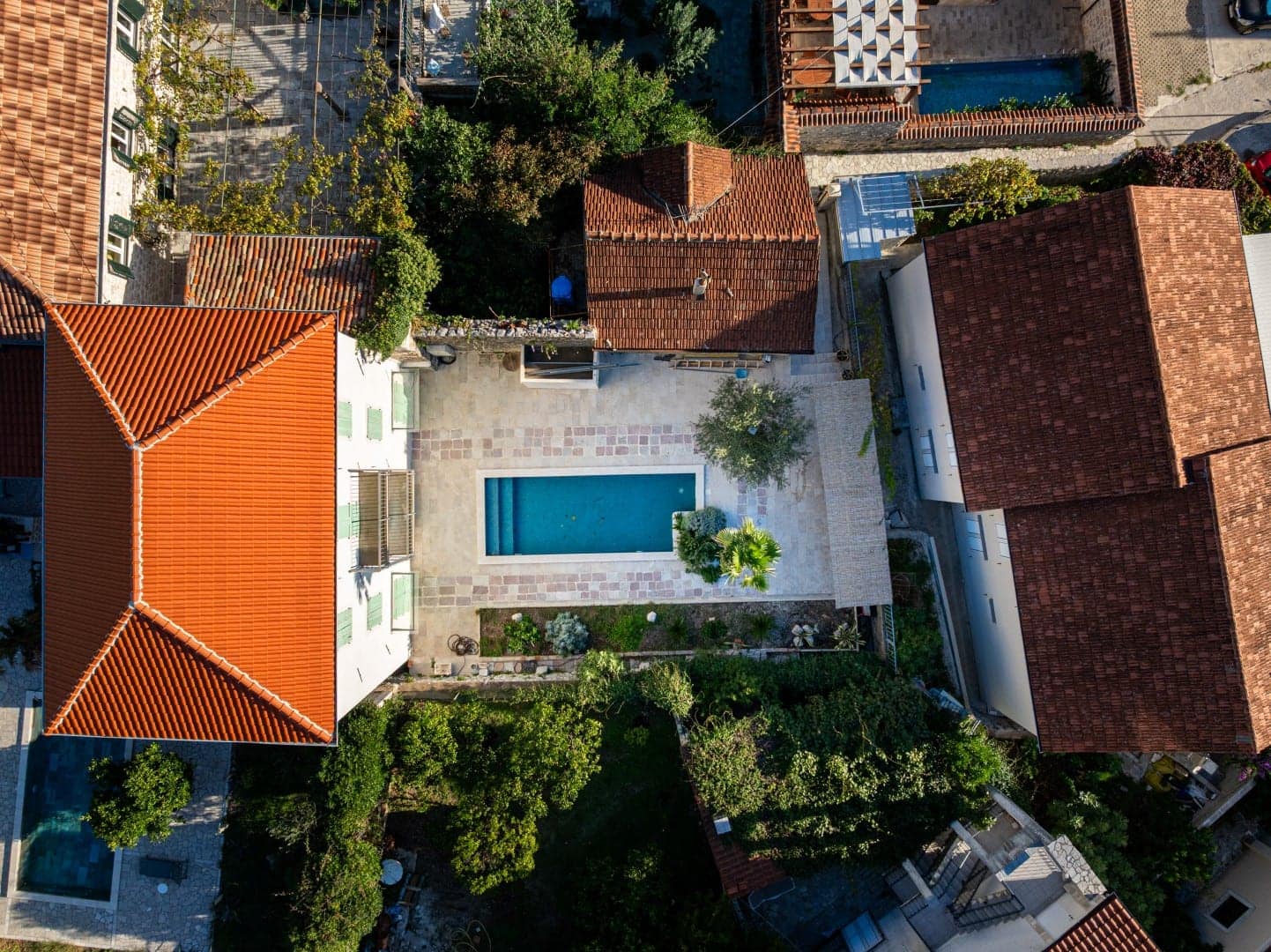 Four-bedroom villa with swimming pool, Risan, Kotor (20)