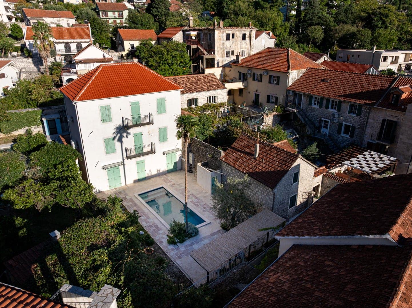 Four-bedroom villa with swimming pool, Risan, Kotor (4)