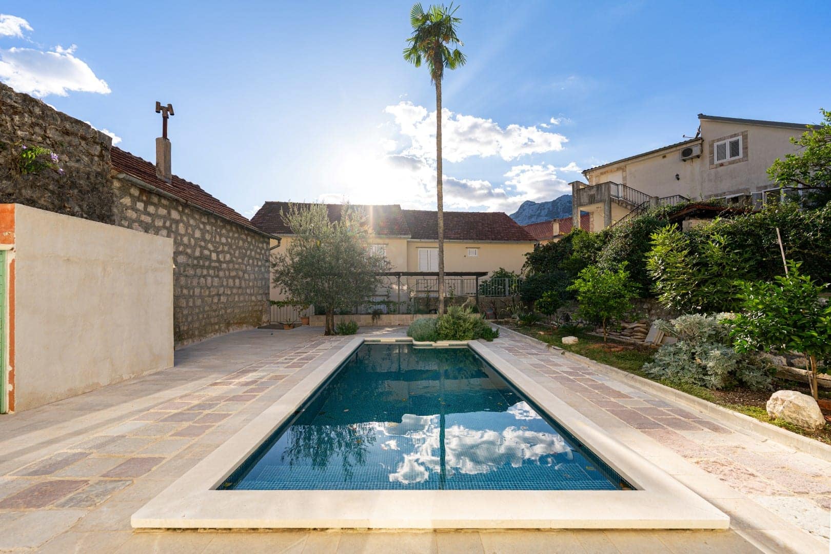 Four-bedroom villa with swimming pool, Risan, Kotor (17)